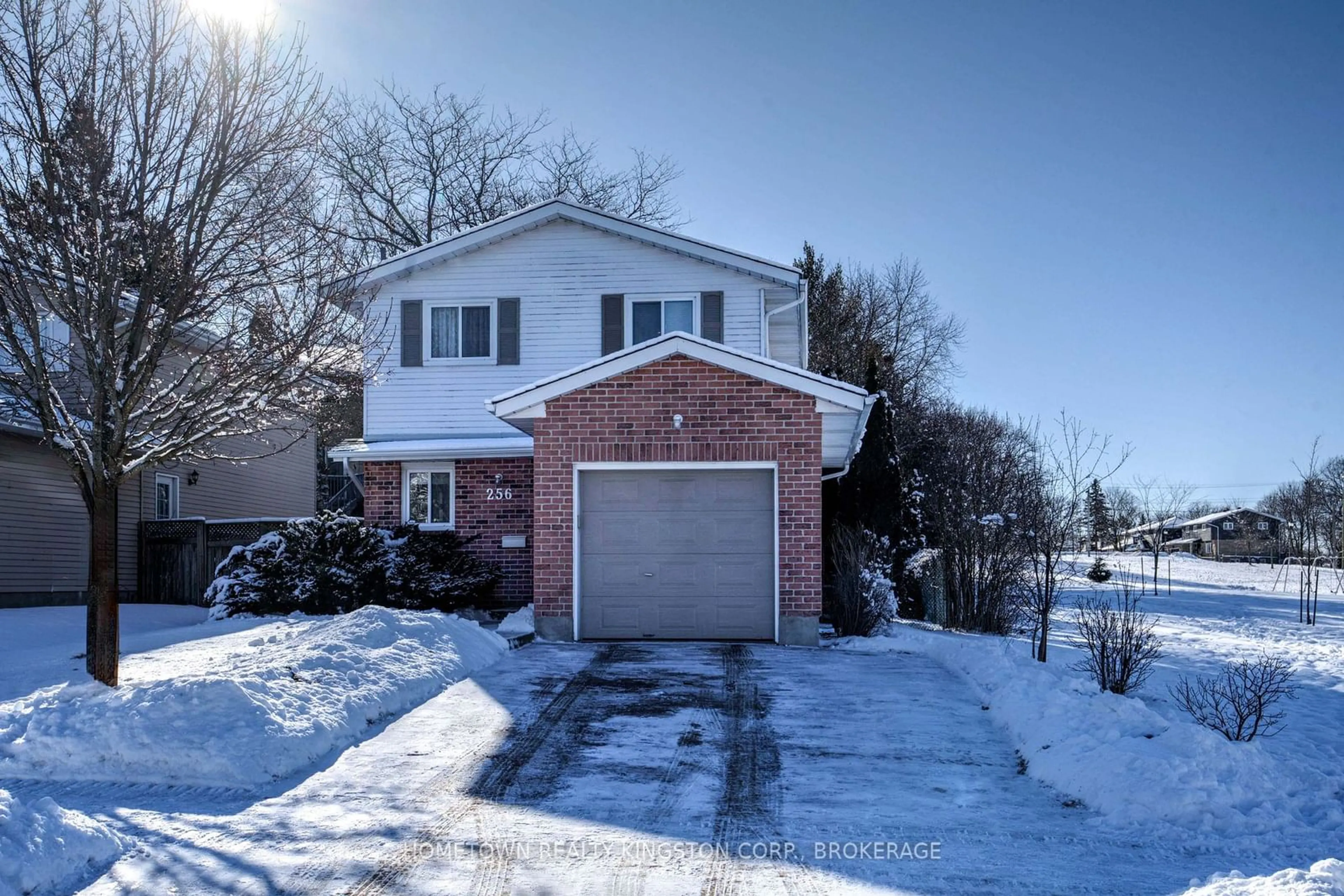 A pic from outside/outdoor area/front of a property/back of a property/a pic from drone, street for 256 Old Quarry Rd, Kingston Ontario K7M 7L2