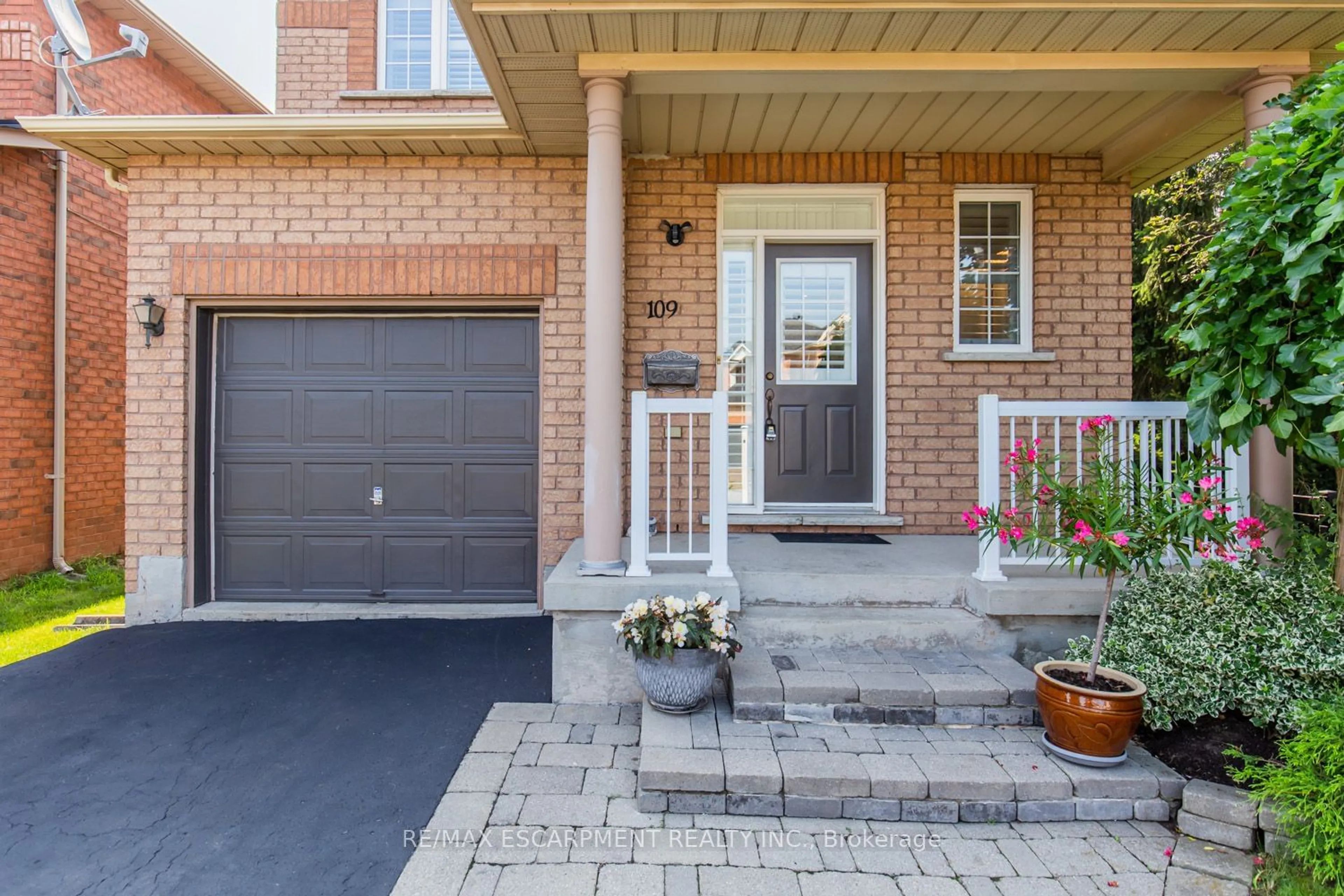 Home with brick exterior material, street for 109 Peachwood Cres, Hamilton Ontario L8E 5Z7