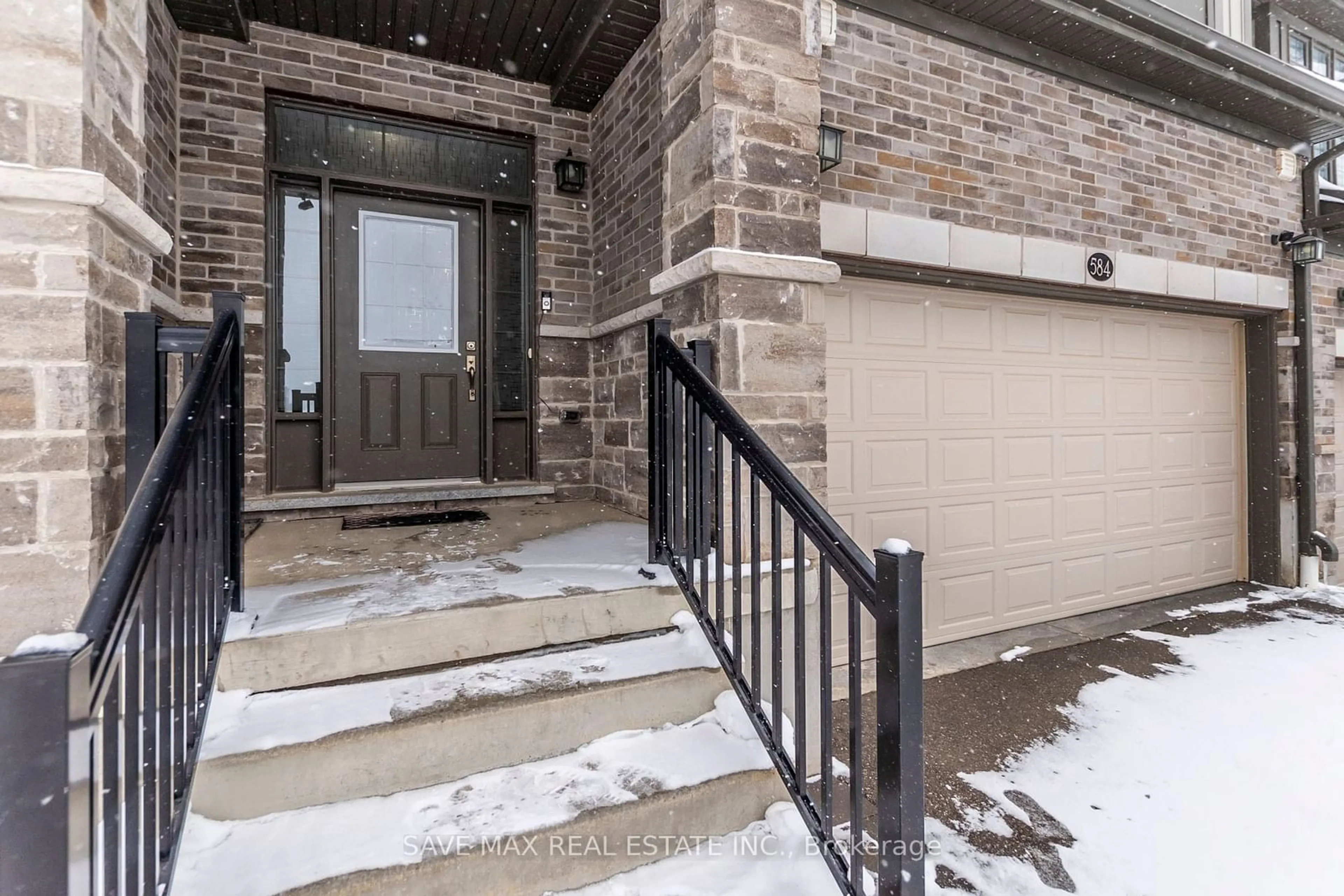 Indoor entryway for 584 Mayapple St, Waterloo Ontario N2V 0E3