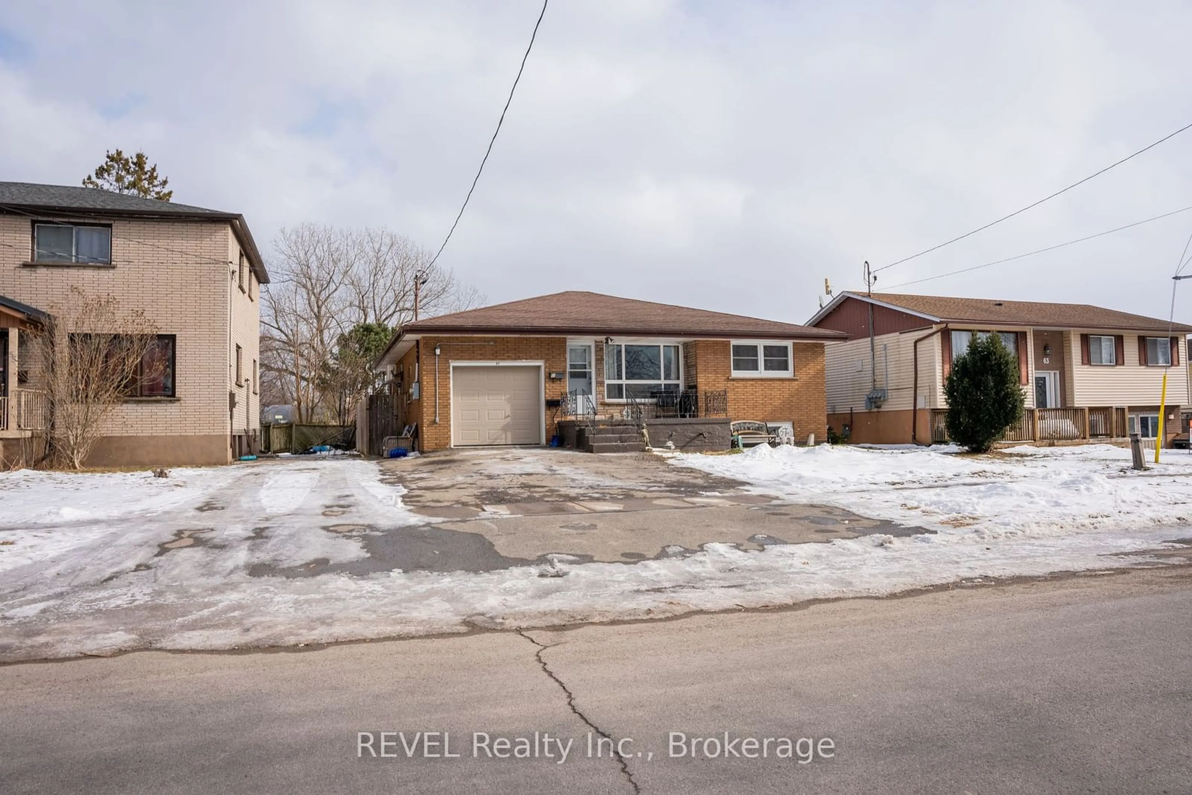 Unknown for 61 Commercial St, Welland Ontario L3B 2P3