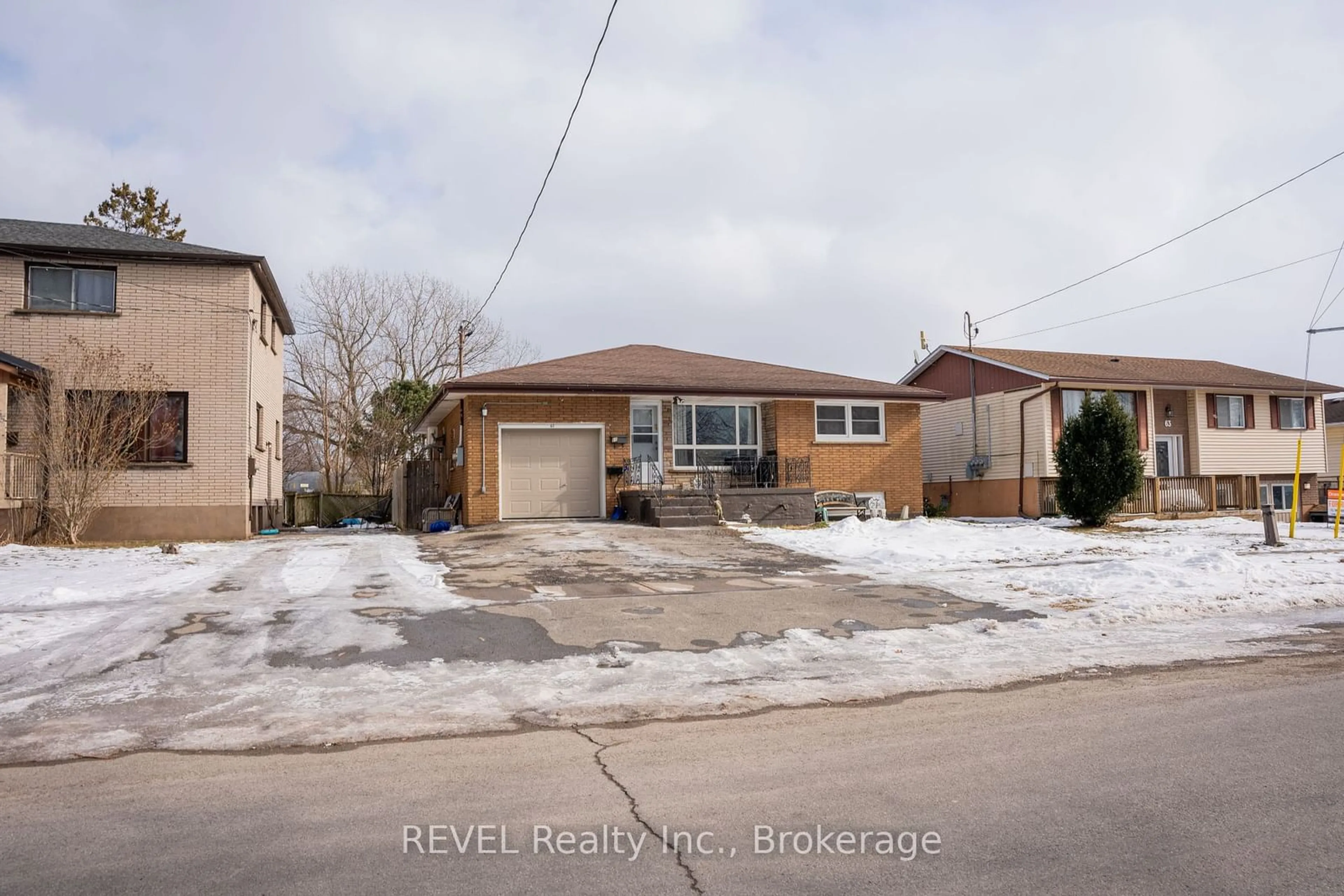 Unknown for 61 Commercial St, Welland Ontario L3B 2P3