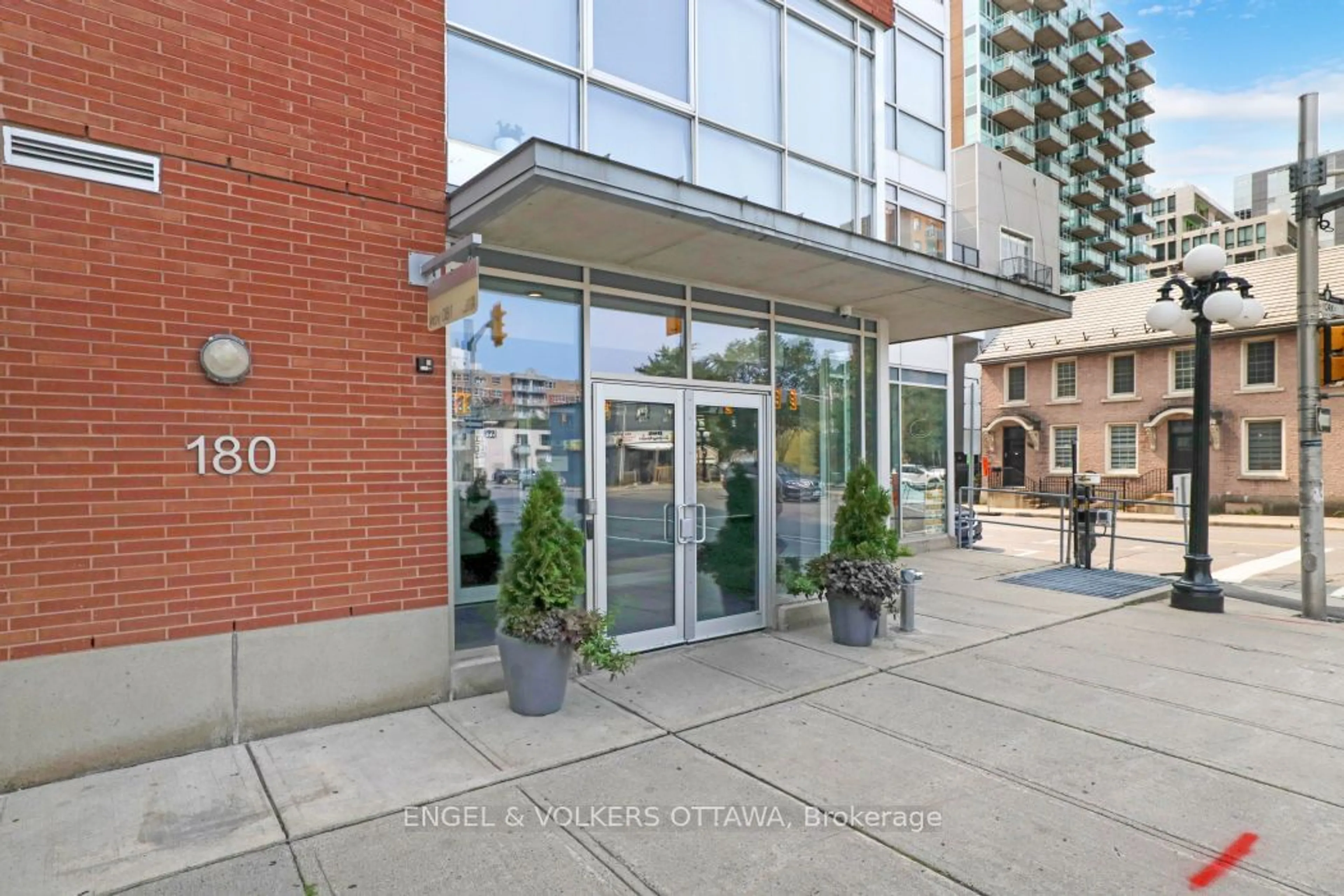 Unknown for 180 YORK St #1106, Lower Town - Sandy Hill Ontario K1N 1J6