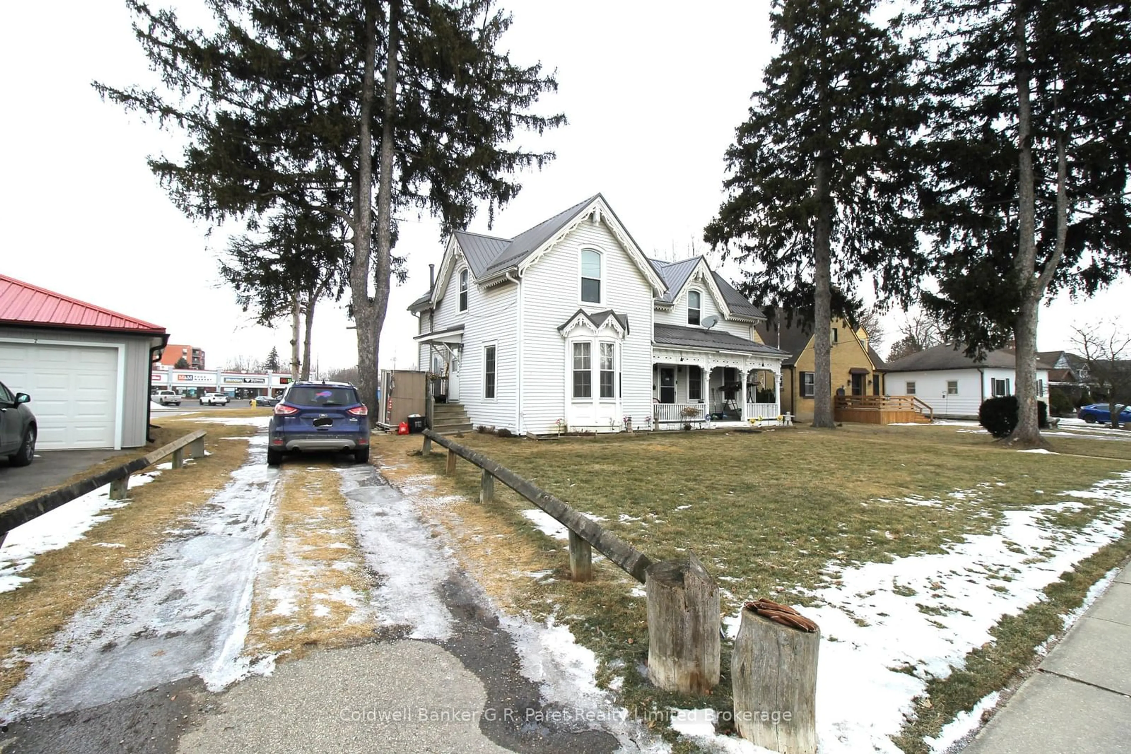 A pic from outside/outdoor area/front of a property/back of a property/a pic from drone, street for 149 Main St, Norfolk Ontario N3Y 2M2