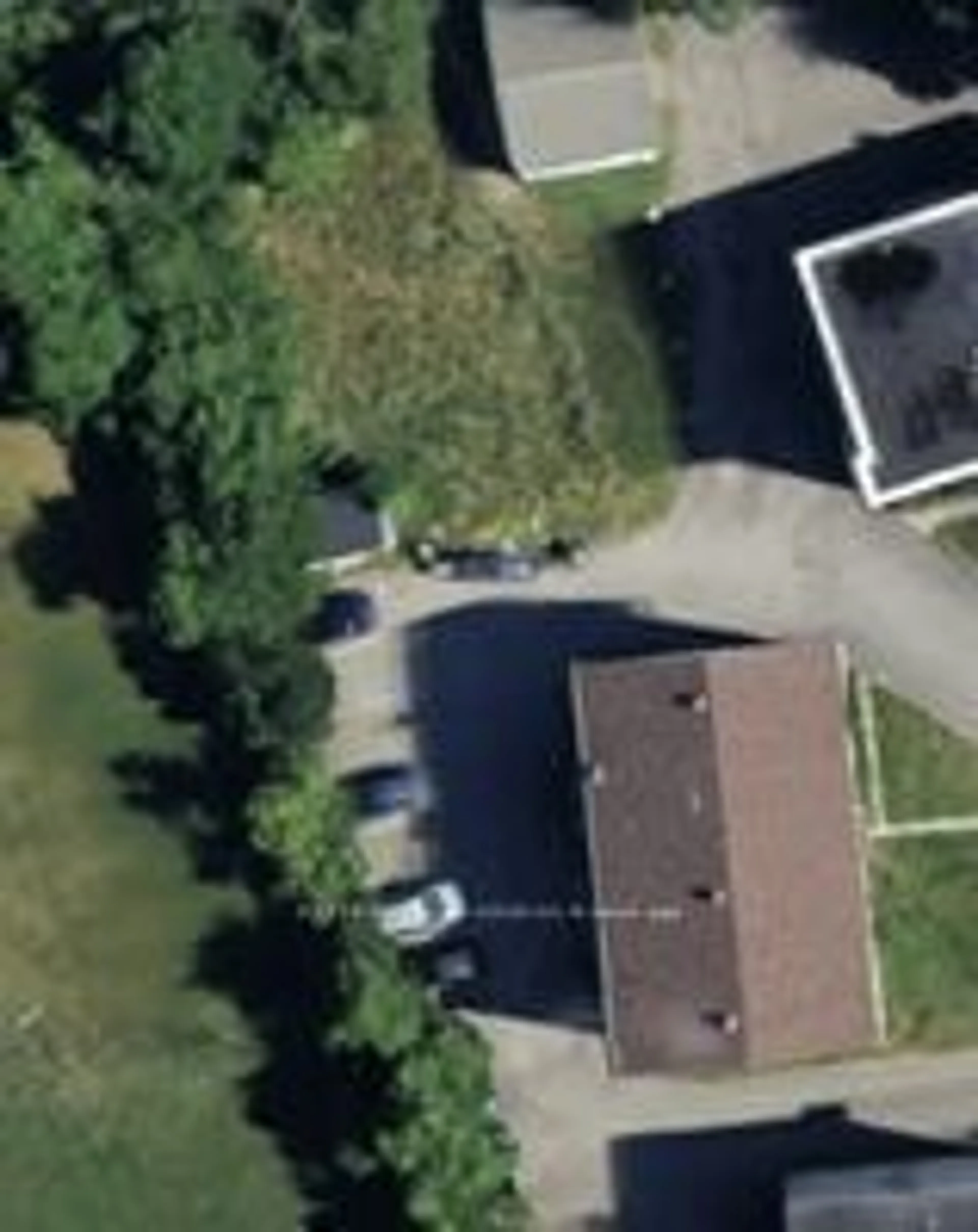 A pic from outside/outdoor area/front of a property/back of a property/a pic from drone, street for 370 Belisle St, Vanier and Kingsview Park Ontario K1L 6V2