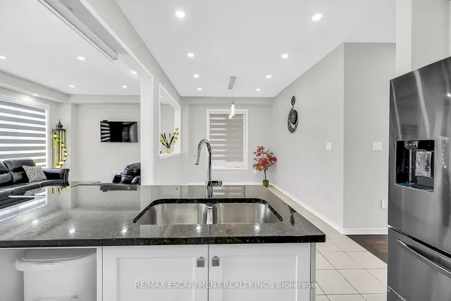 Additional property image - 328 Bedrock Dr