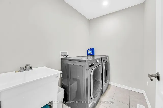 Additional property image - 328 Bedrock Dr