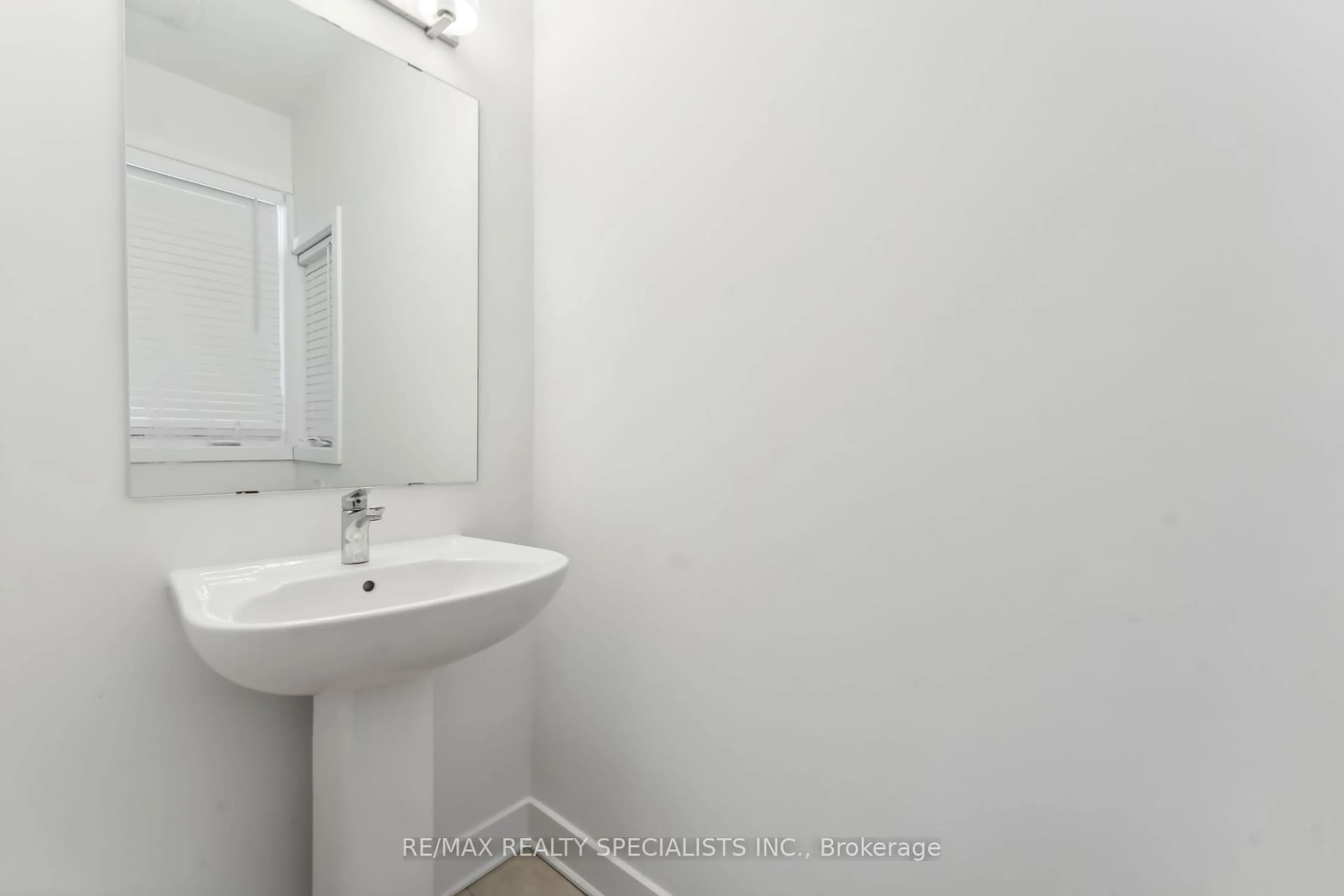 Standard bathroom, unknown for 274 Turnbuckle Cres, Barrhaven Ontario K2J 7B6