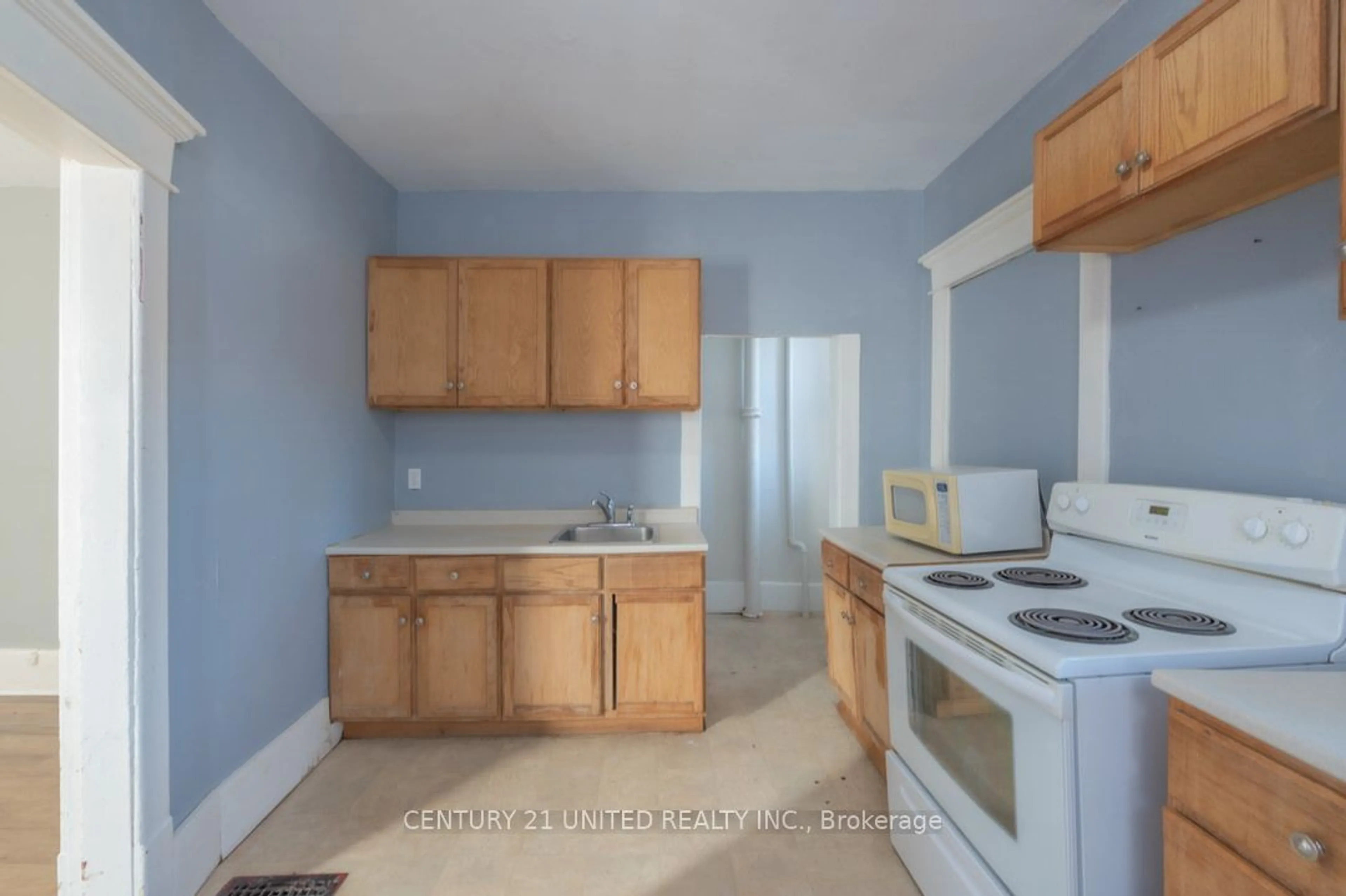 Standard kitchen, unknown for 274 Dalhousie St, Peterborough Ontario K9J 2M4