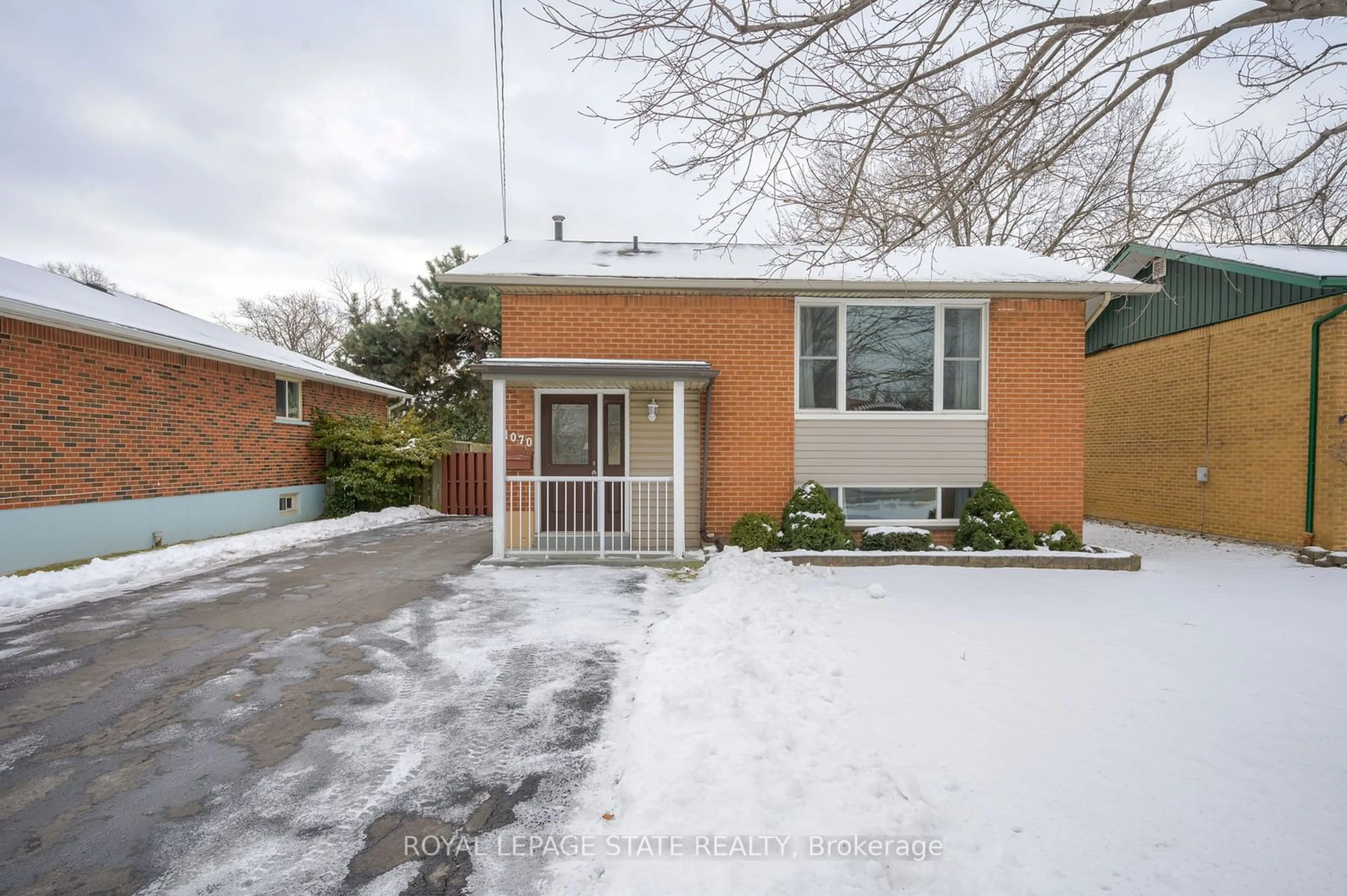 Unknown for 1070 Fennell Ave, Hamilton Ontario L8T 1R6