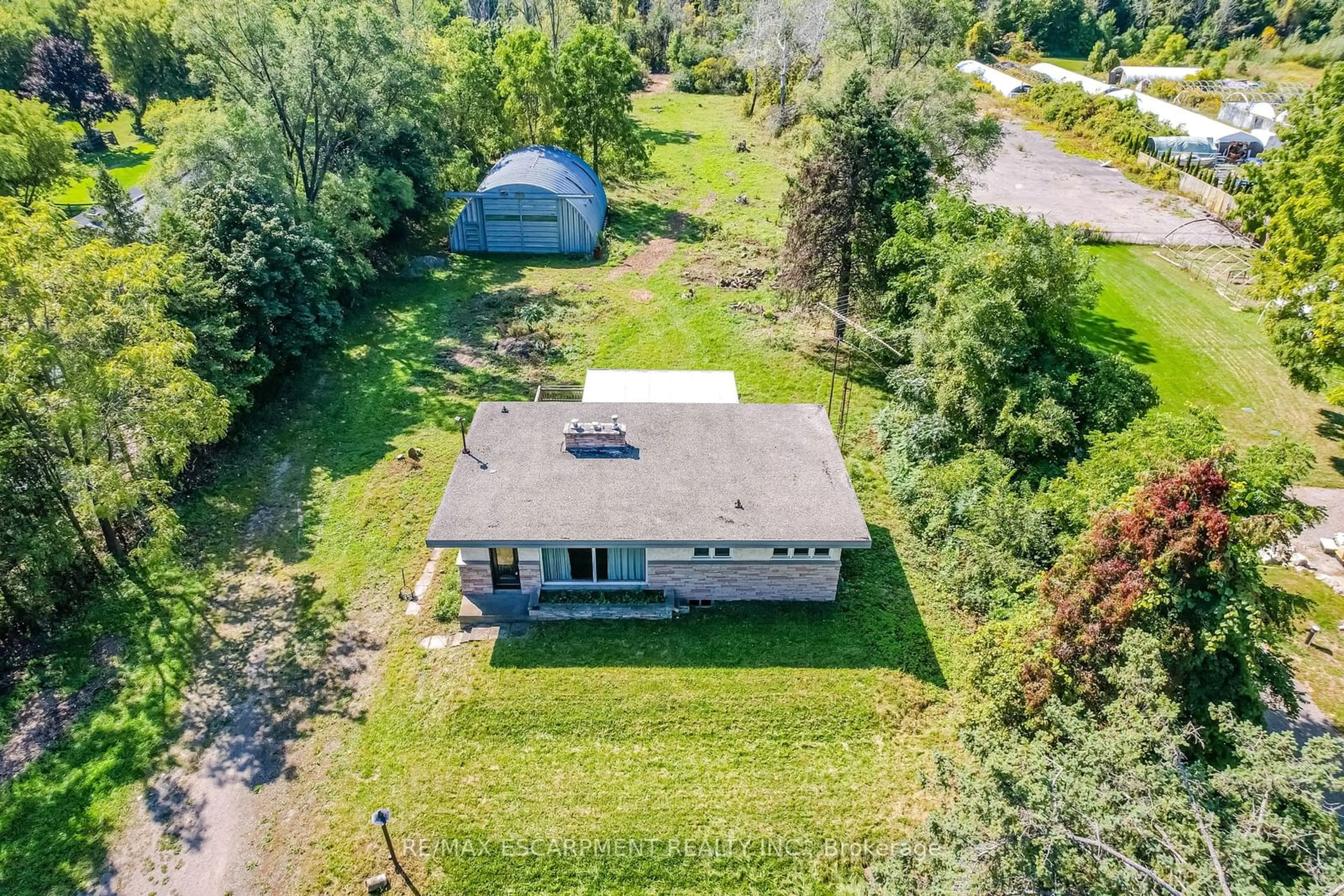 A pic from outside/outdoor area/front of a property/back of a property/a pic from drone, unknown for 623 Robson Rd, Hamilton Ontario L0R 2H1