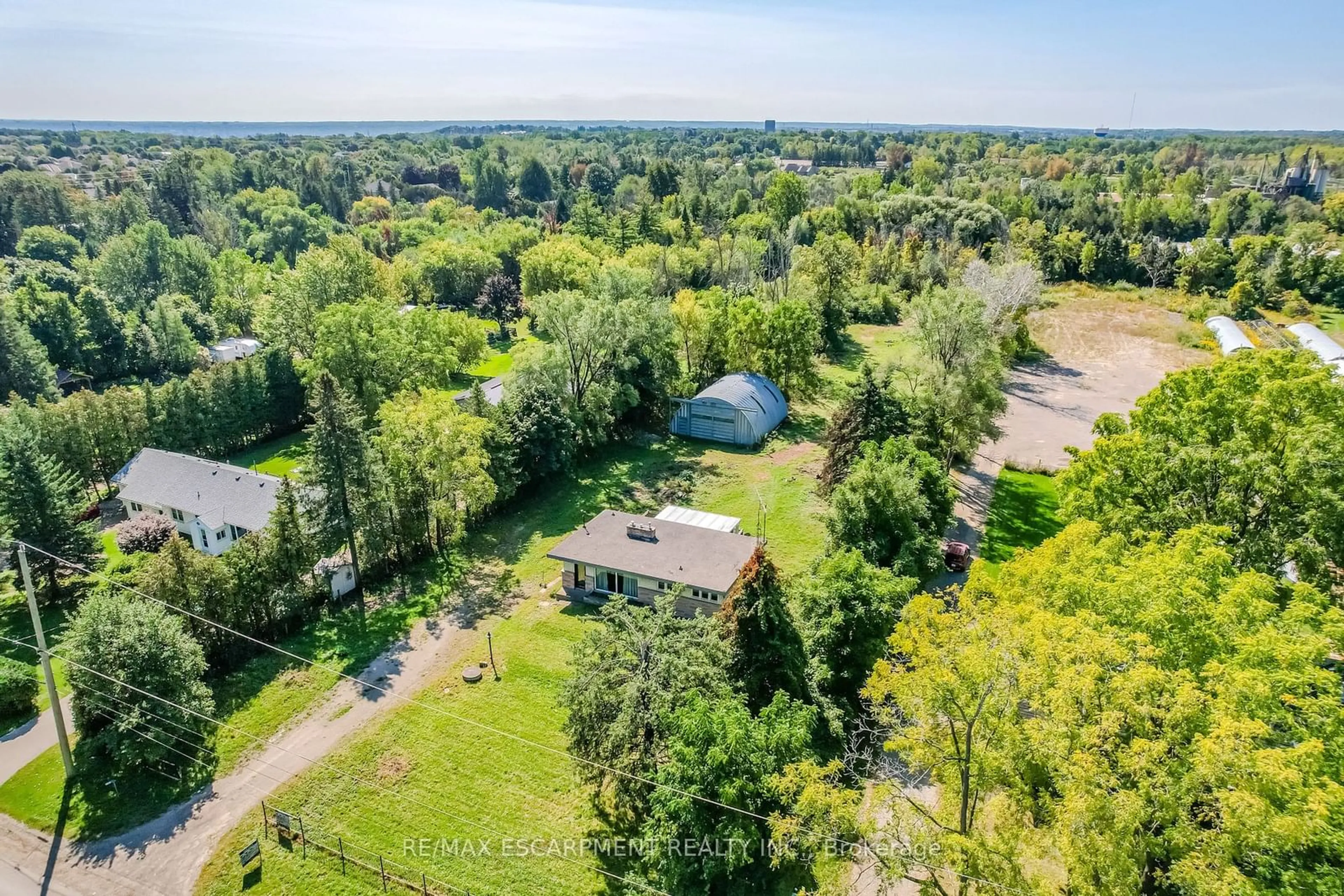 A pic from outside/outdoor area/front of a property/back of a property/a pic from drone, water/lake/river/ocean view for 623 Robson Rd, Hamilton Ontario L0R 2H1