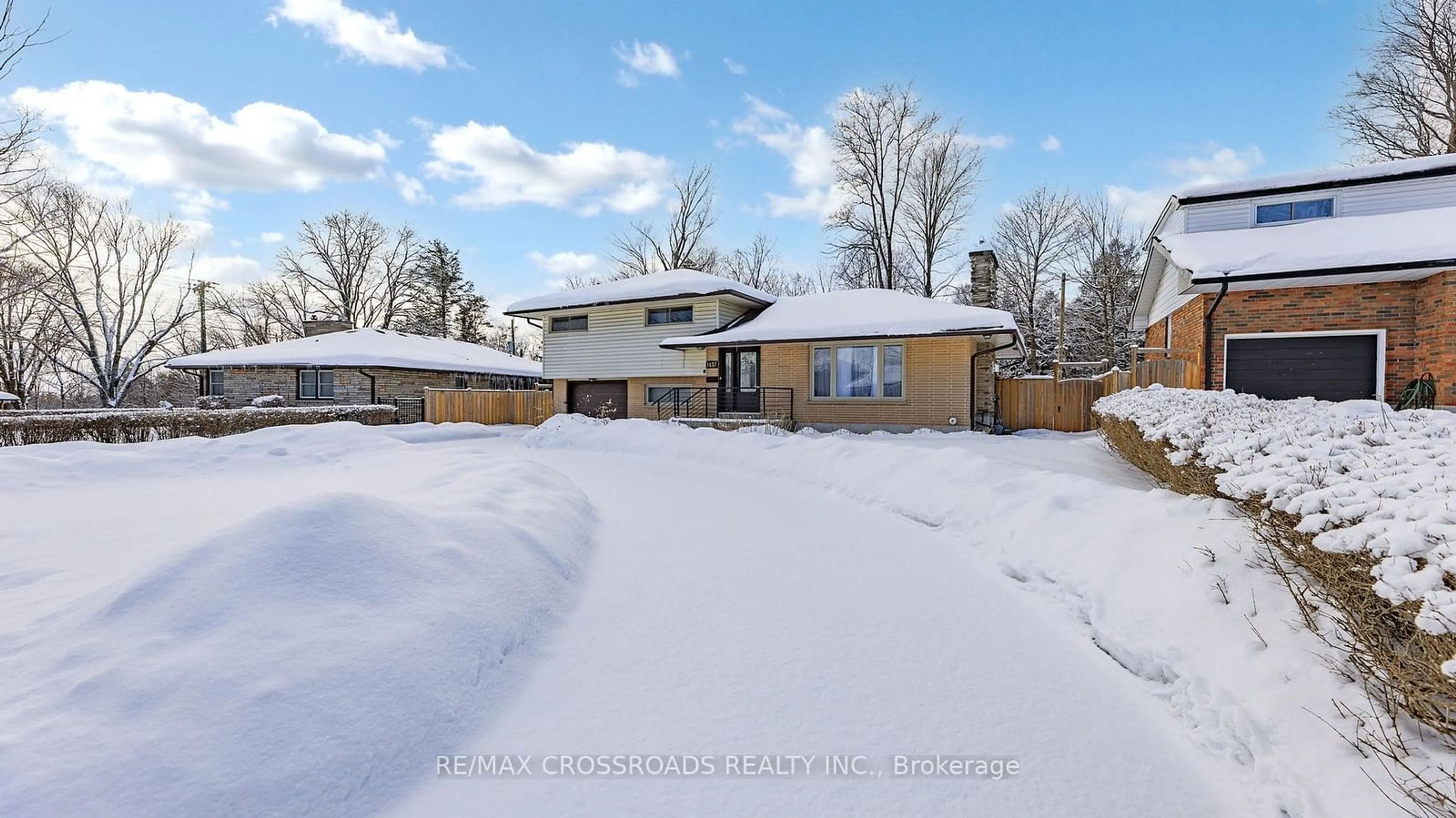 A pic from outside/outdoor area/front of a property/back of a property/a pic from drone, water/lake/river/ocean view for 1437 Sherwood Cres, Peterborough Ontario K9J 6T6