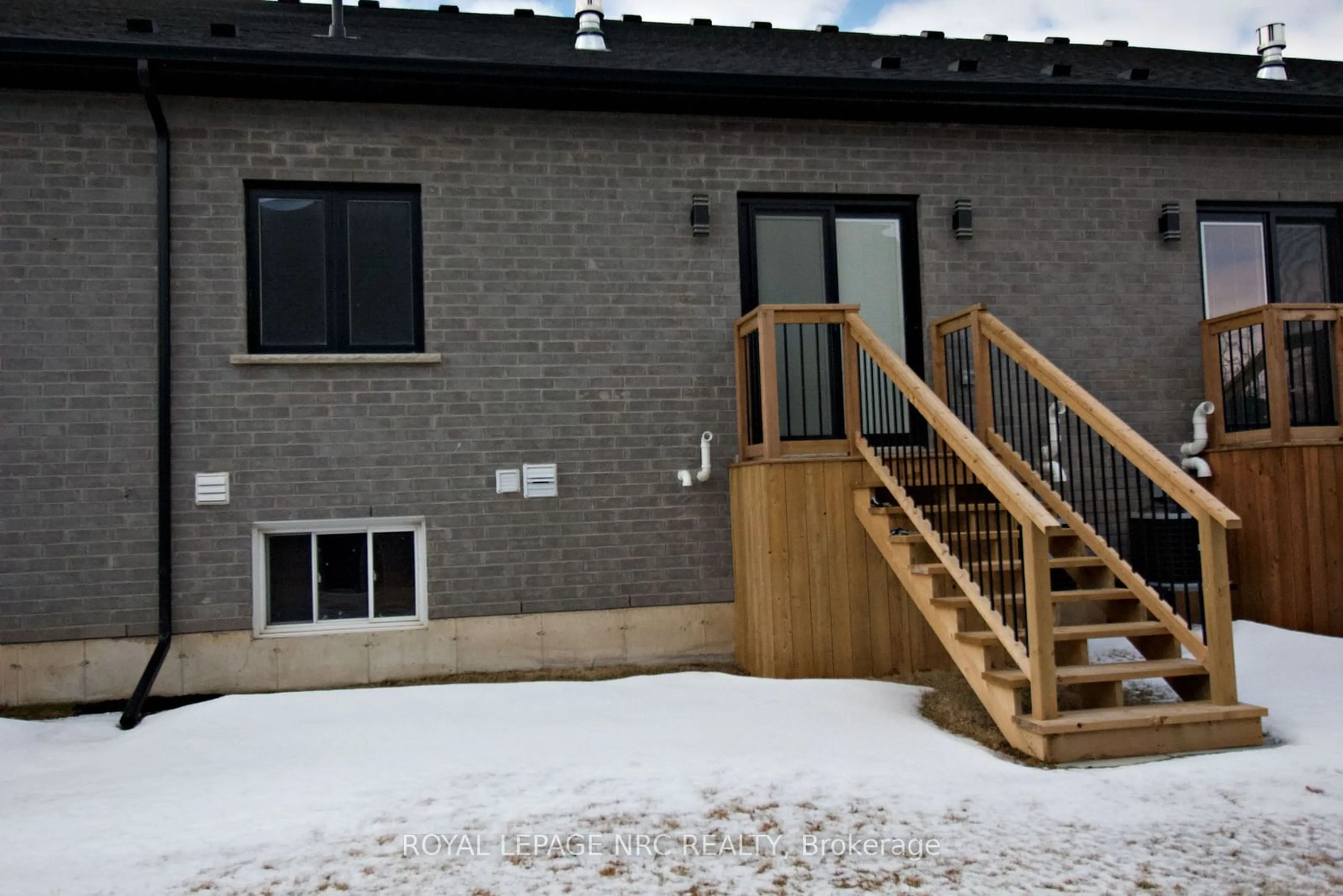 Patio, unknown for 265 Lancaster Dr, Port Colborne Ontario L3K 0B2