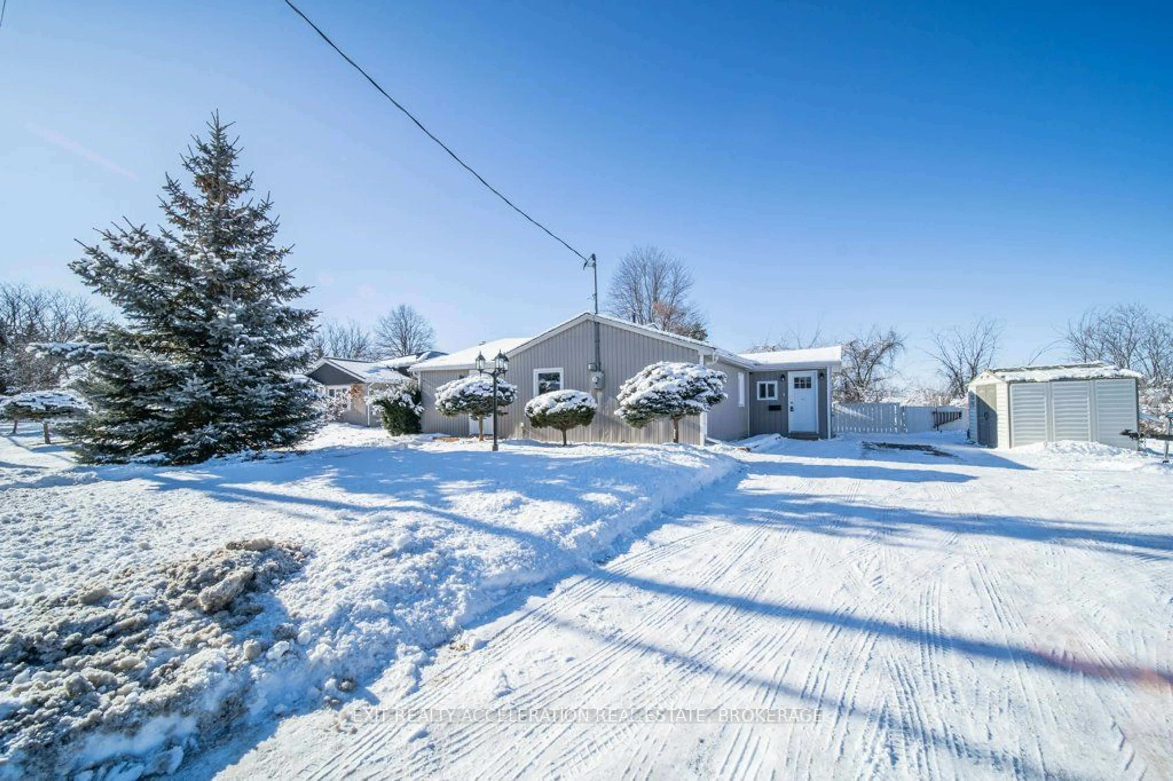 A pic from outside/outdoor area/front of a property/back of a property/a pic from drone, street for 476 Camden Rd, Greater Napanee Ontario K7R 1G1