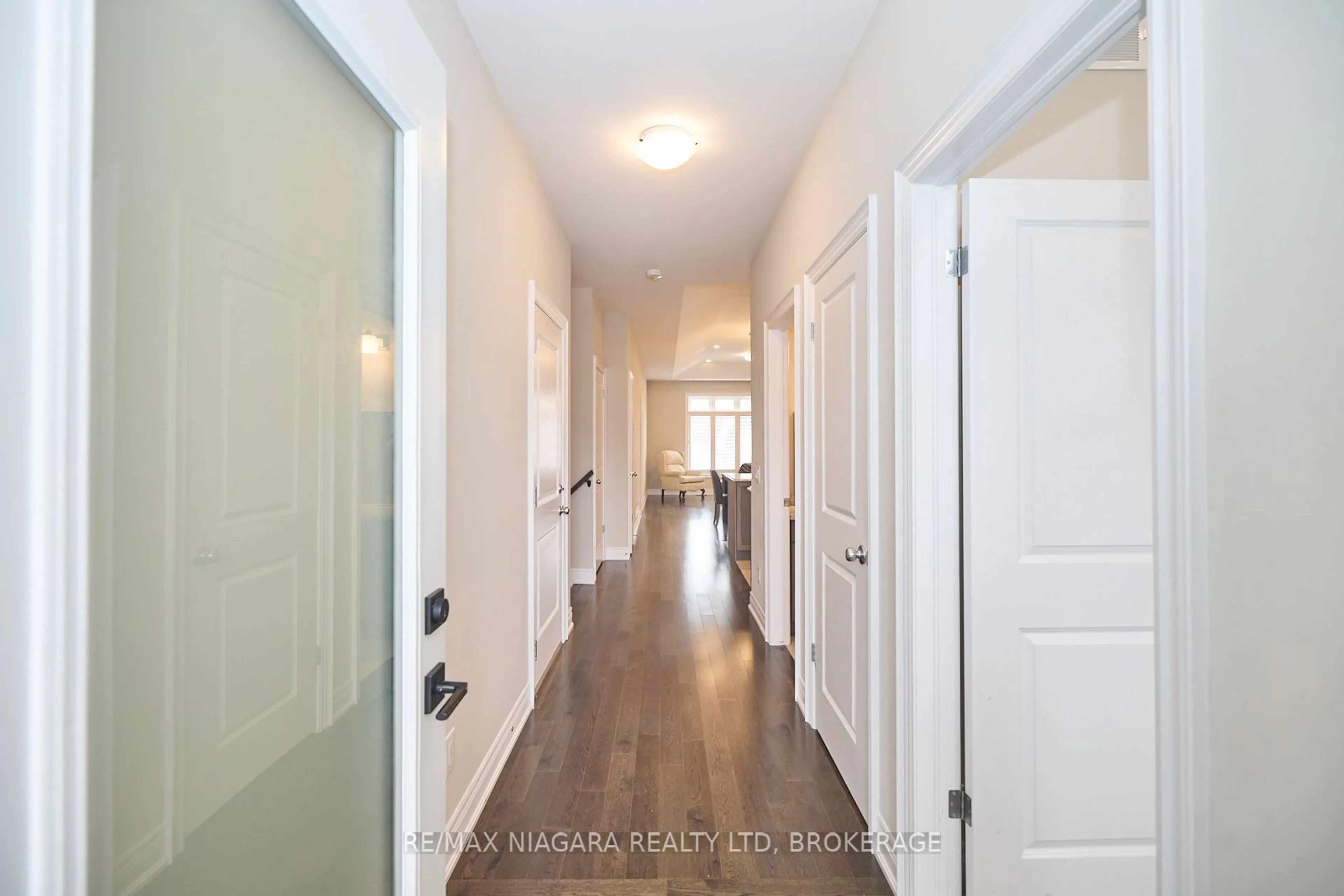 Indoor entryway for 220 Alderson Crt, Fort Erie Ontario L0S 1B0