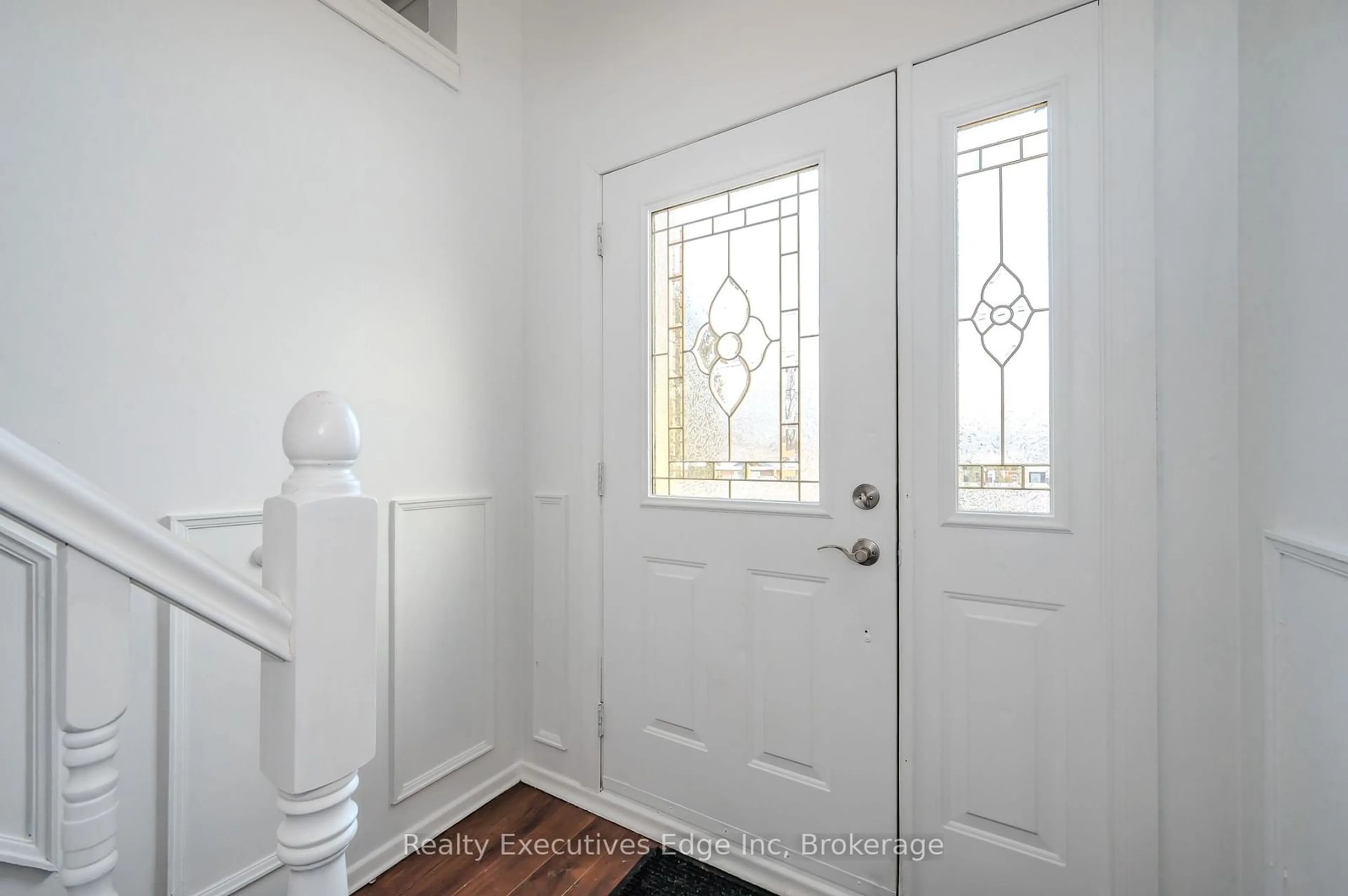 Indoor entryway for 66 Rosewood Ave, Guelph Ontario N1H 6A1