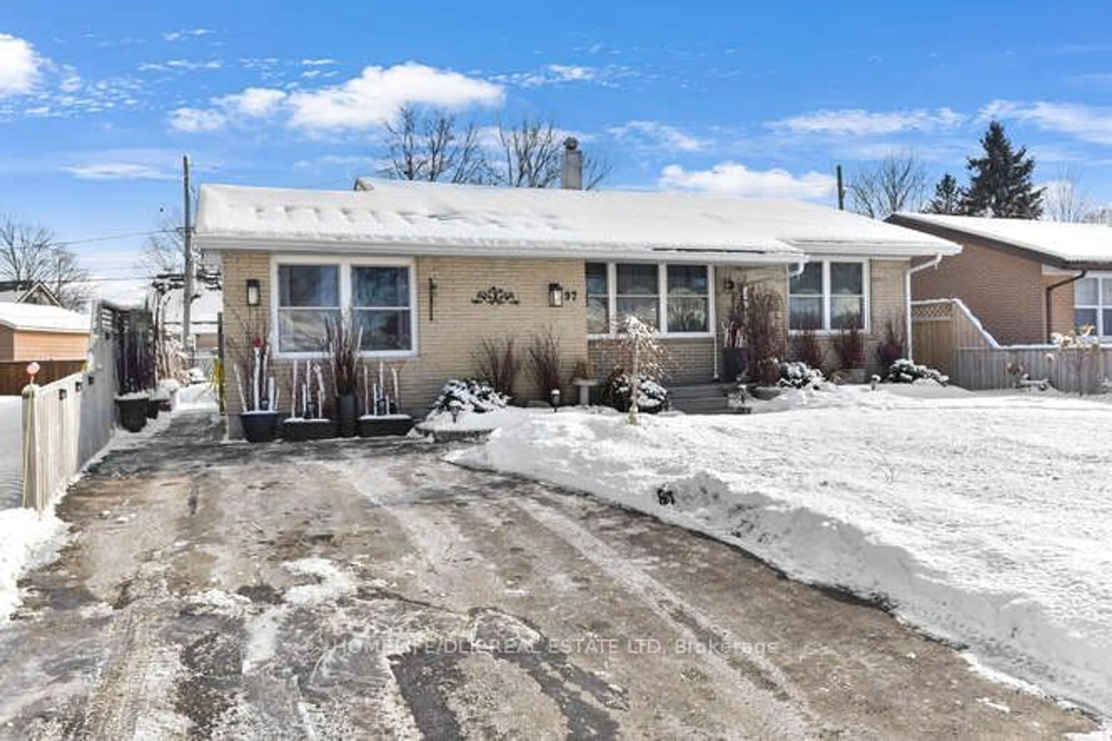 A pic from outside/outdoor area/front of a property/back of a property/a pic from drone, street for 97 Salisbury Ave, Brockville Ontario K6V 2T6