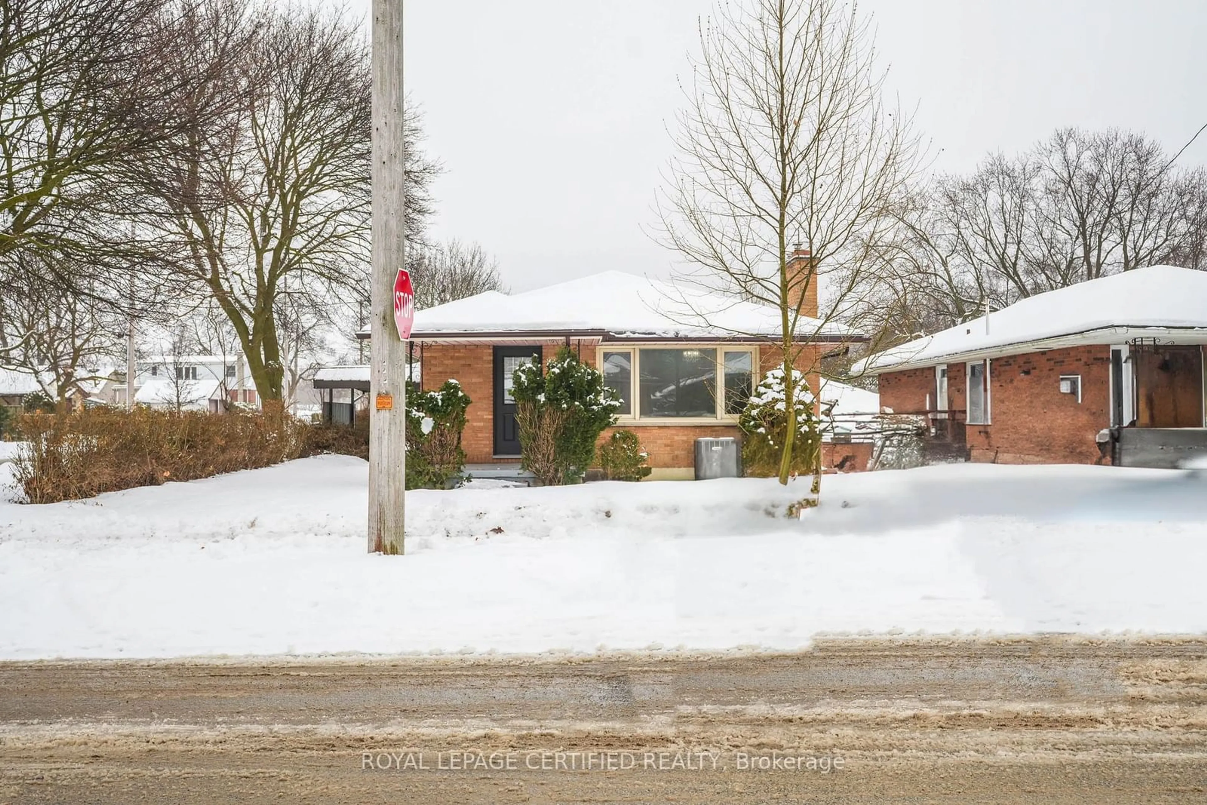 Home with brick exterior material, street for 637 Ross St, London Ontario N5Y 3V8