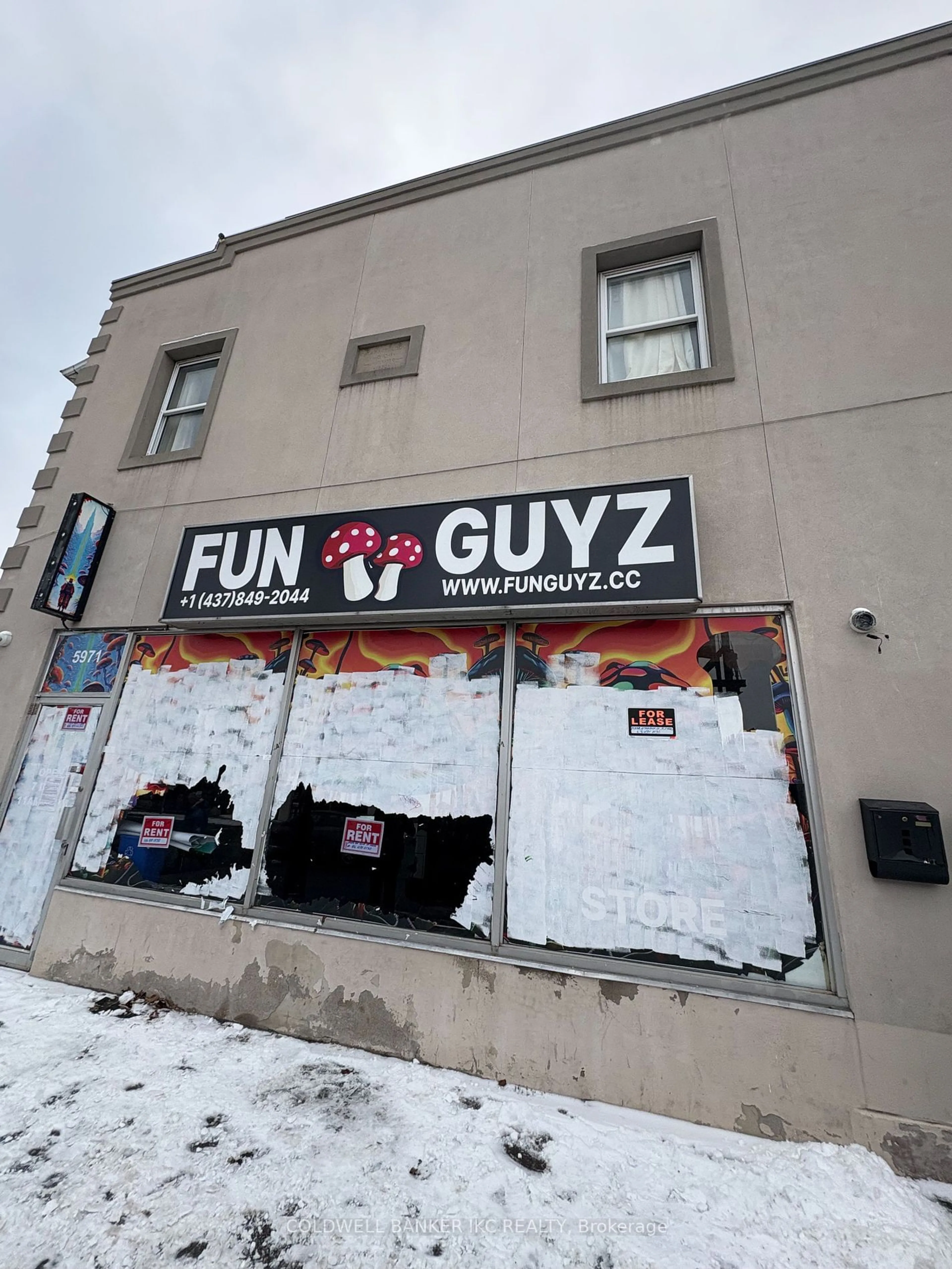 Unknown for 5965 - 5971 Main St, Niagara Falls Ontario L2G 5Z7