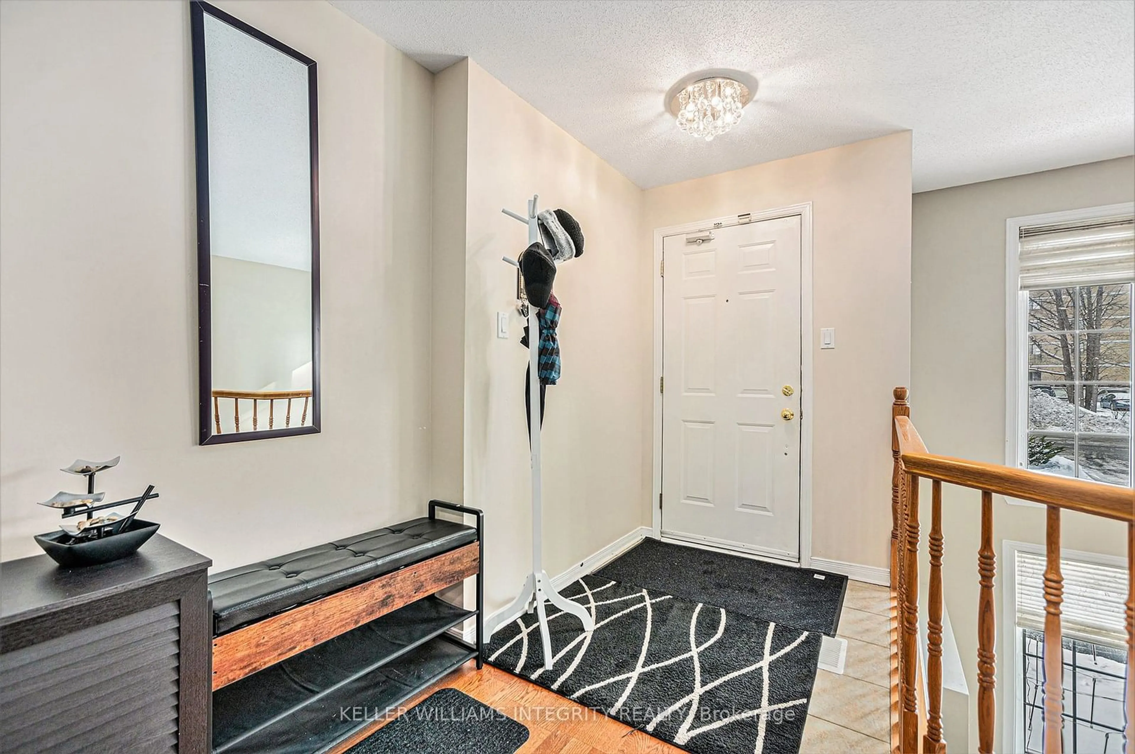 Indoor entryway for 1512 Walkley Rd #42, Hunt Club - South Keys and Area Ontario K1V 2G7