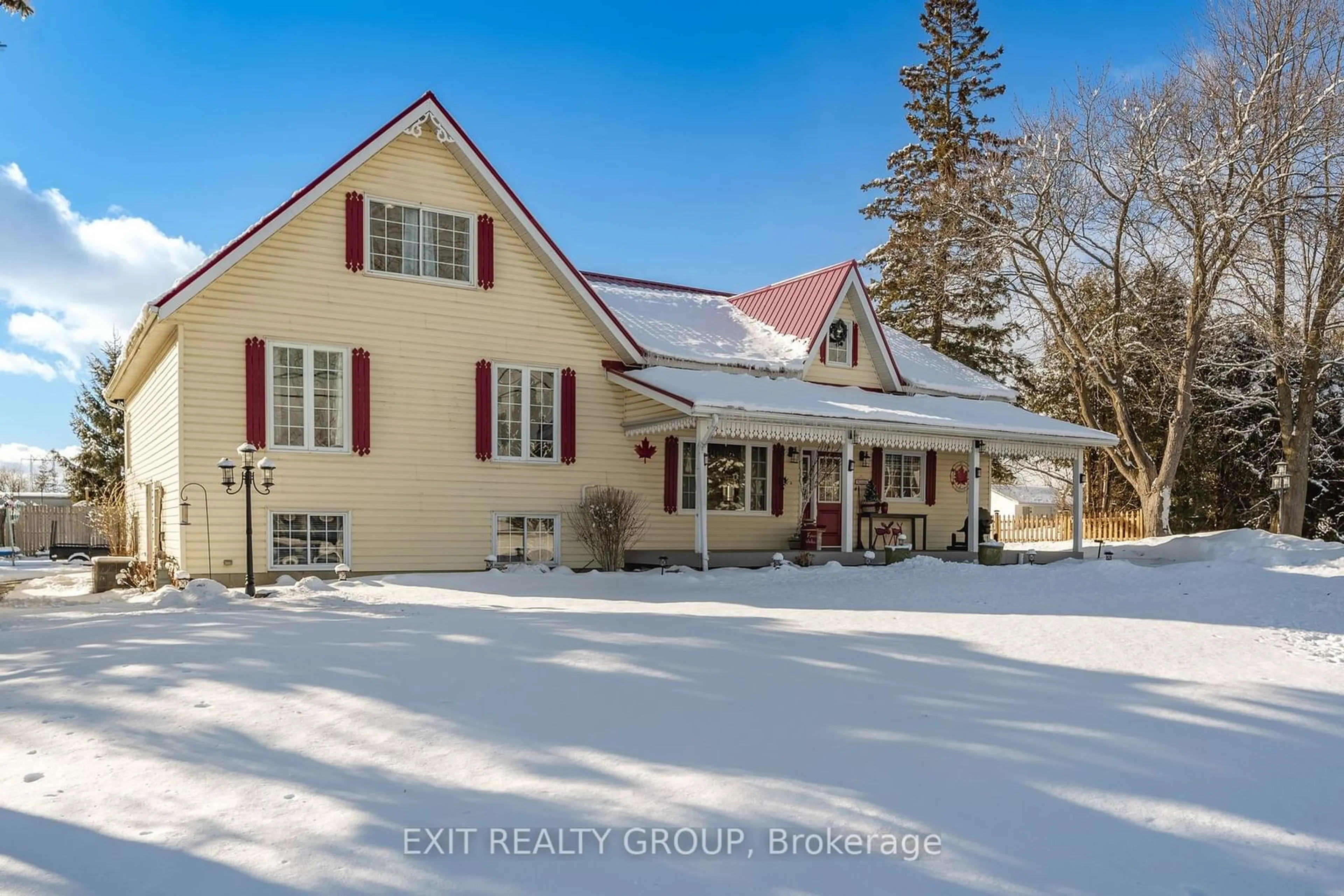 A pic from outside/outdoor area/front of a property/back of a property/a pic from drone, street for 705 Wallbridge-Loyalist Rd, Belleville Ontario K8N 4Z5