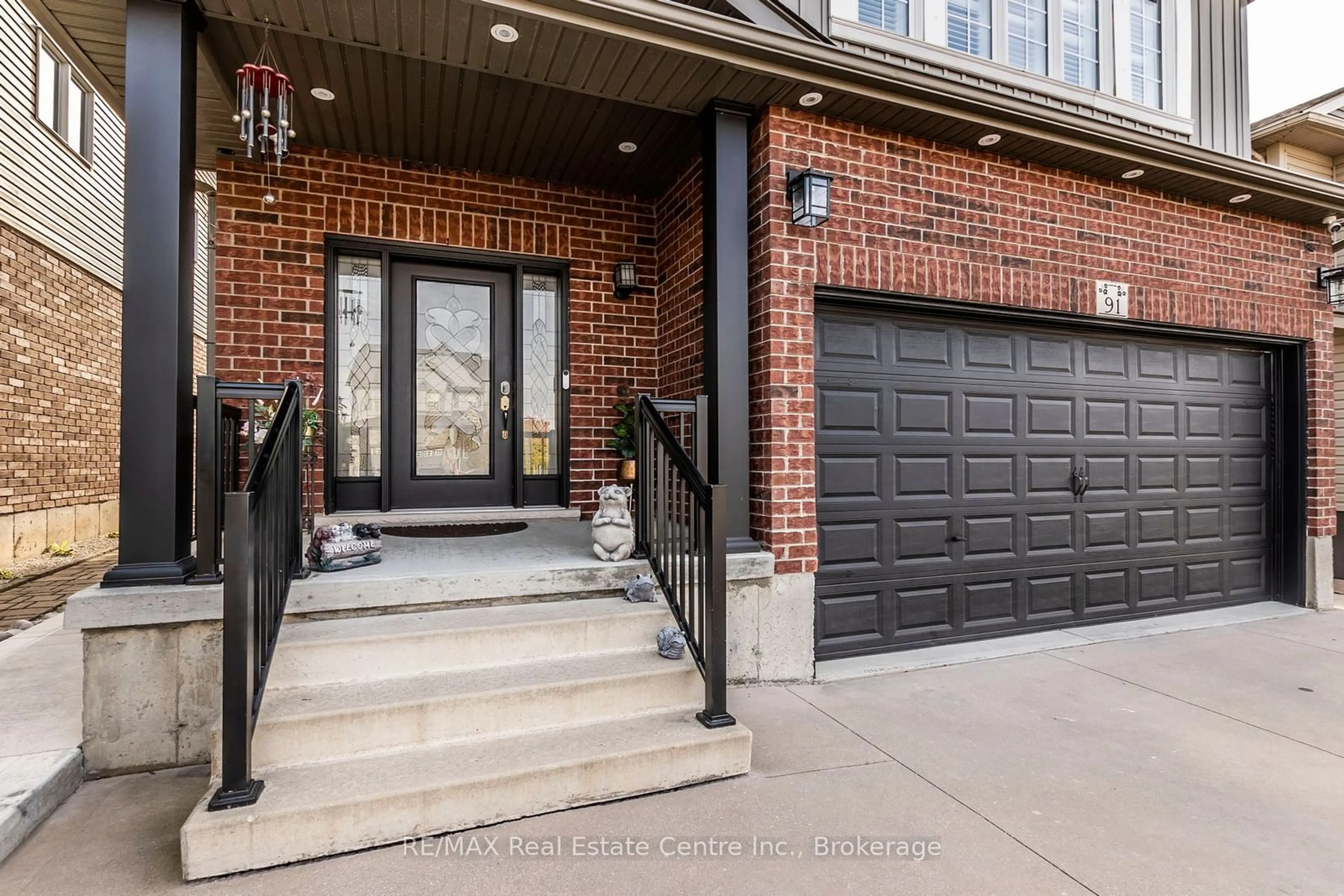 Home with brick exterior material, street for 91 Parkvale Dr, Kitchener Ontario N2R 1Z6