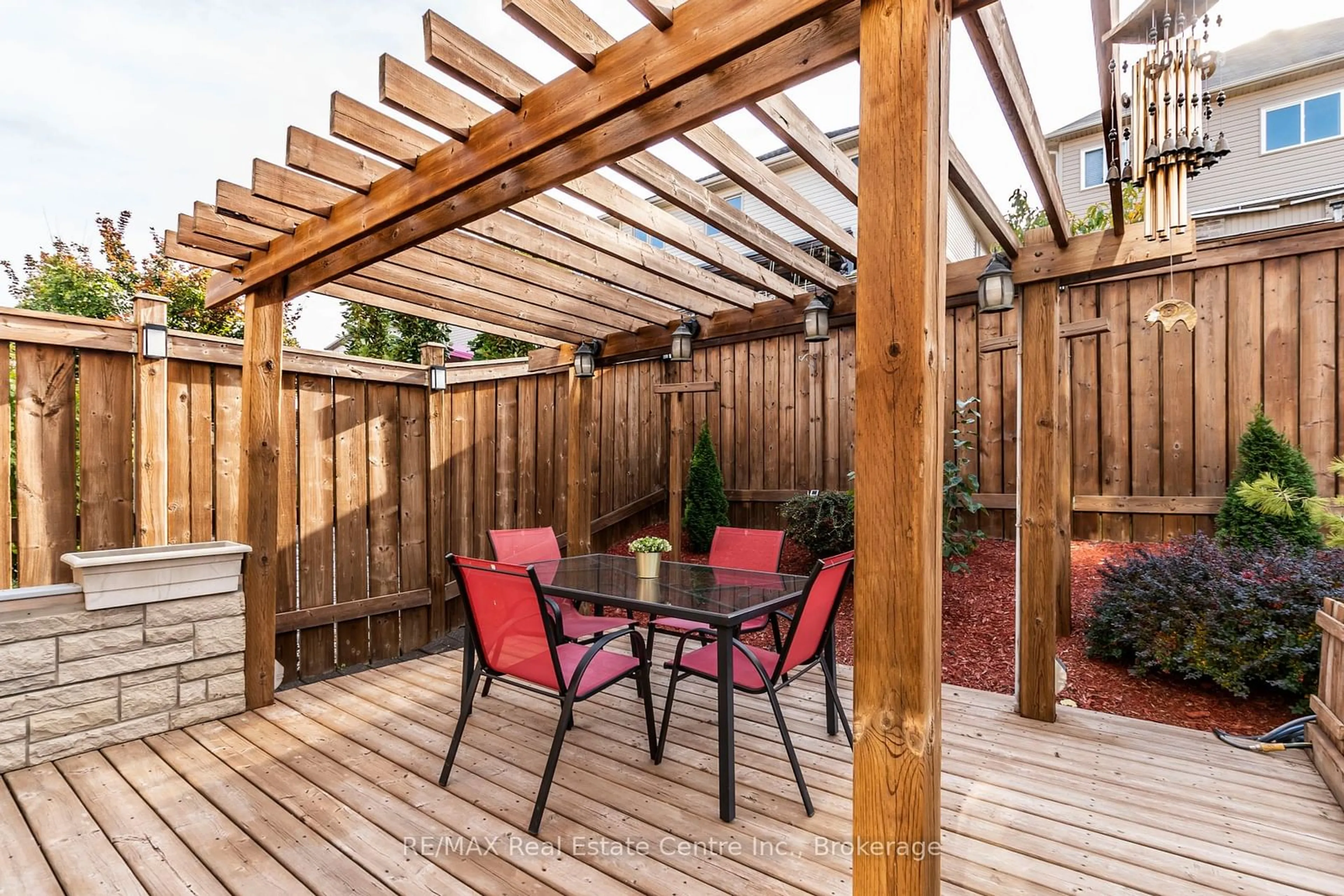 Patio, street for 91 Parkvale Dr, Kitchener Ontario N2R 1Z6