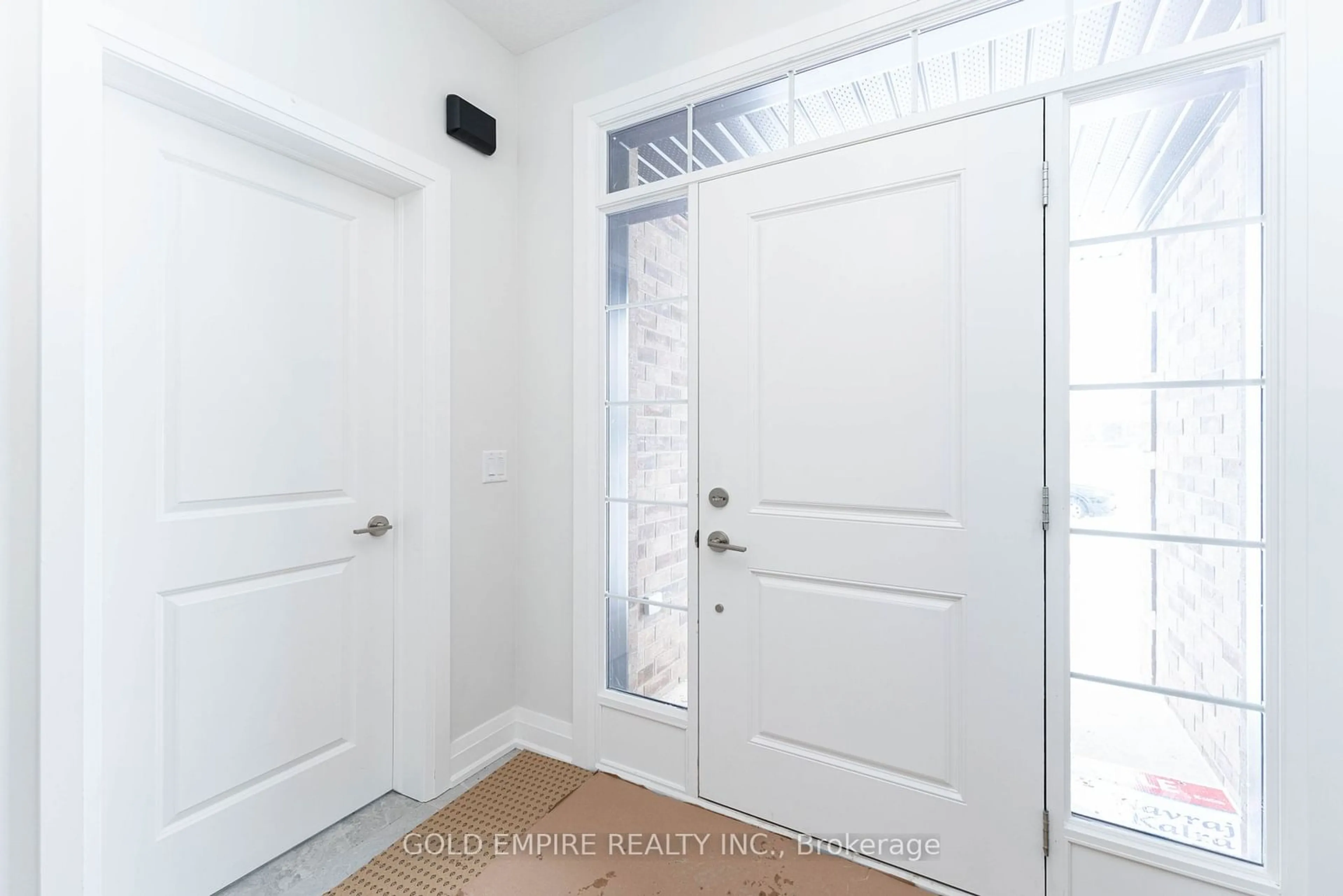 Indoor entryway for 2177 Lockwood Cres, Strathroy-Caradoc Ontario N0L 1W0