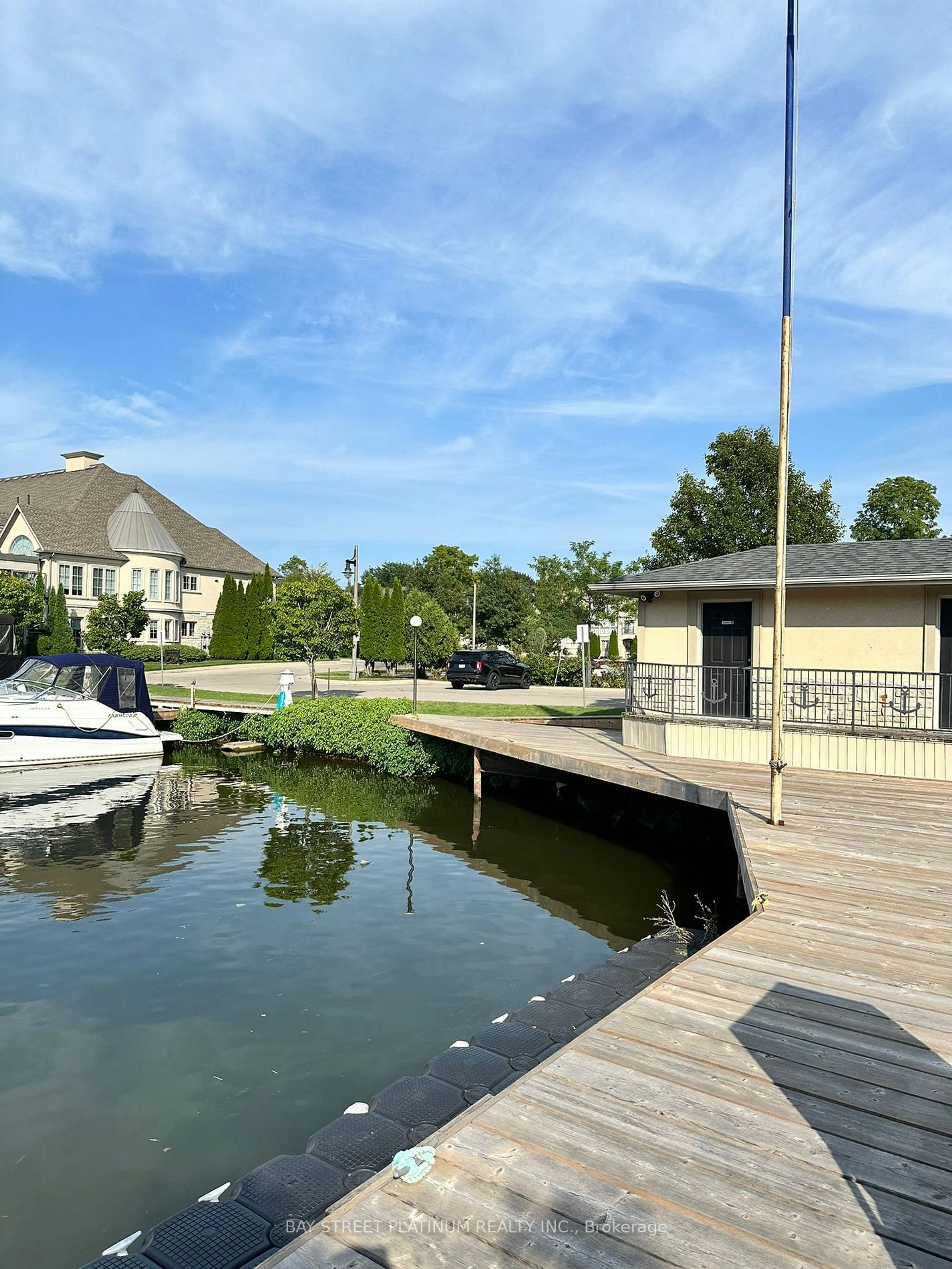 A pic from outside/outdoor area/front of a property/back of a property/a pic from drone, water/lake/river/ocean view for TH -3 HARBOUR,INSPIRATION POINT St, Grimsby Ontario L3M 2G4