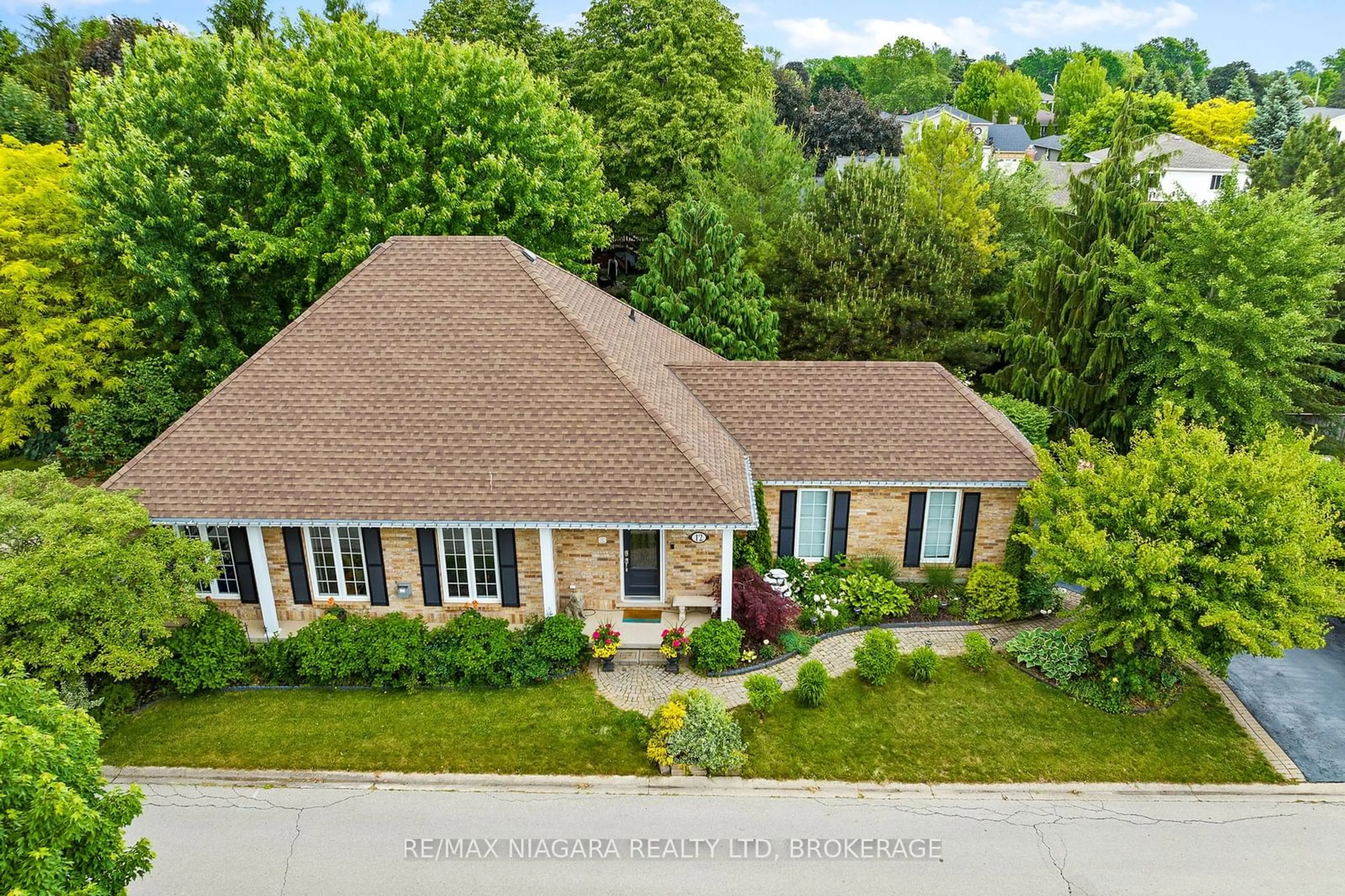 A pic from outside/outdoor area/front of a property/back of a property/a pic from drone, street for 12 Pinot Tr, Niagara-on-the-Lake Ontario L0S 1J0