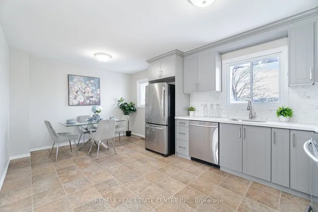 Additional image 28 of 43 Markham Cres