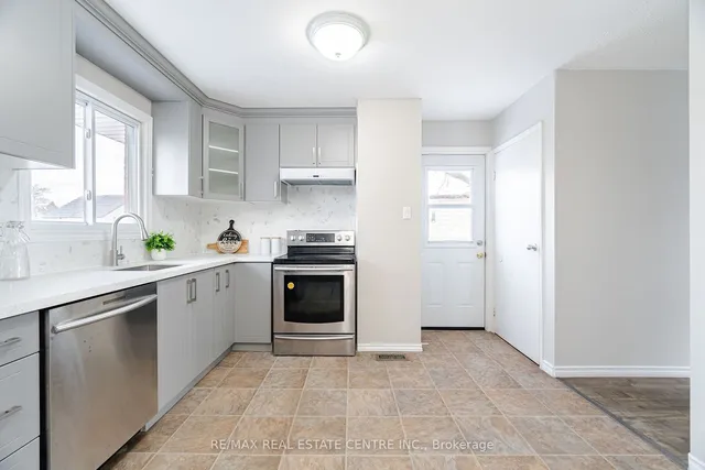 Additional image 26 of 43 Markham Cres