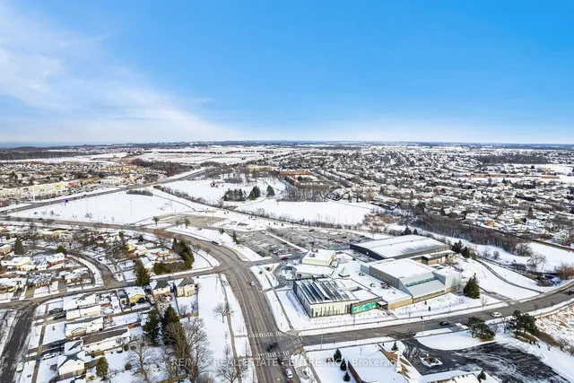 Primary image of 43 Markham Cres