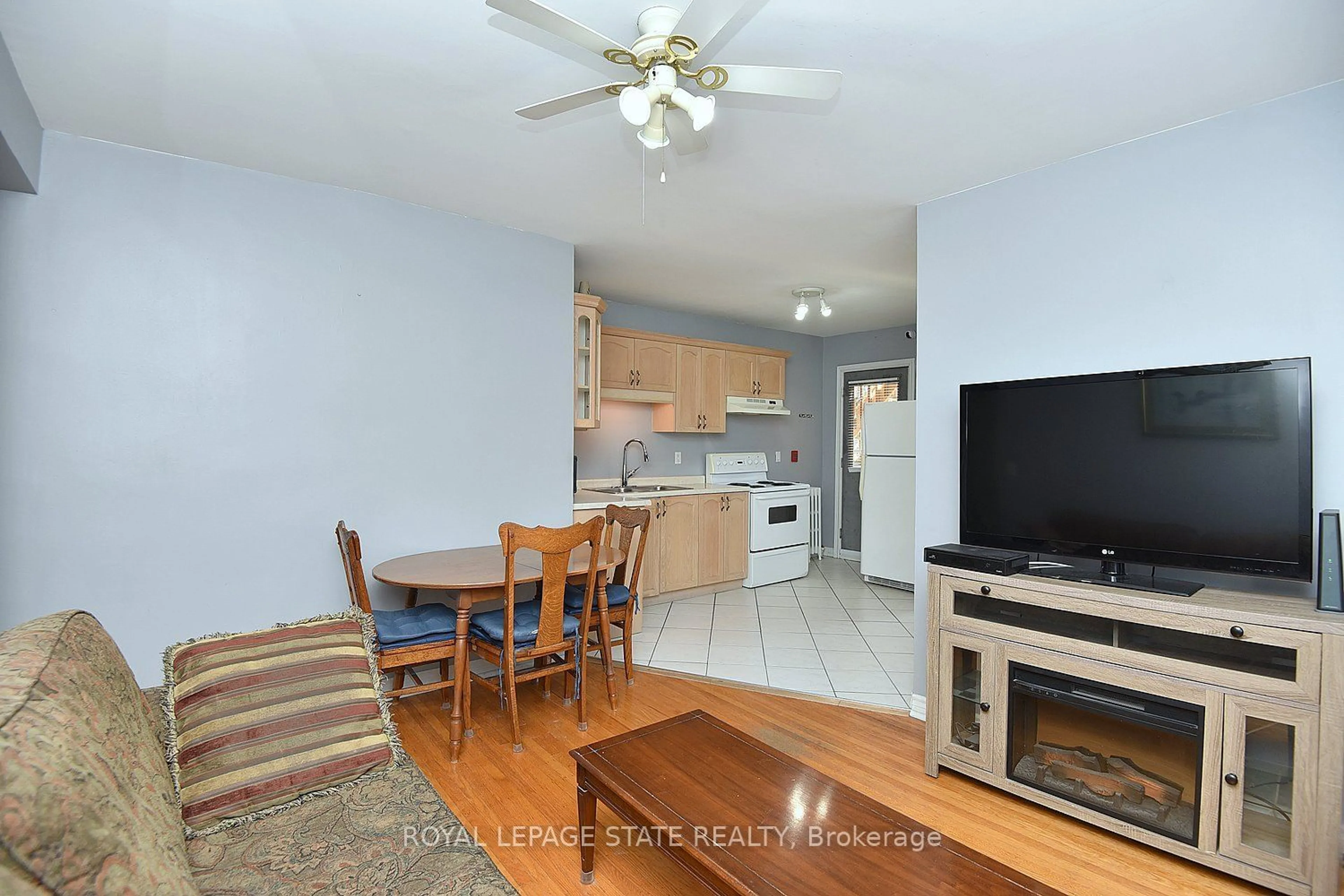 Standard kitchen, unknown for 29 Sherman Ave #6, Hamilton Ontario L8M 2P6