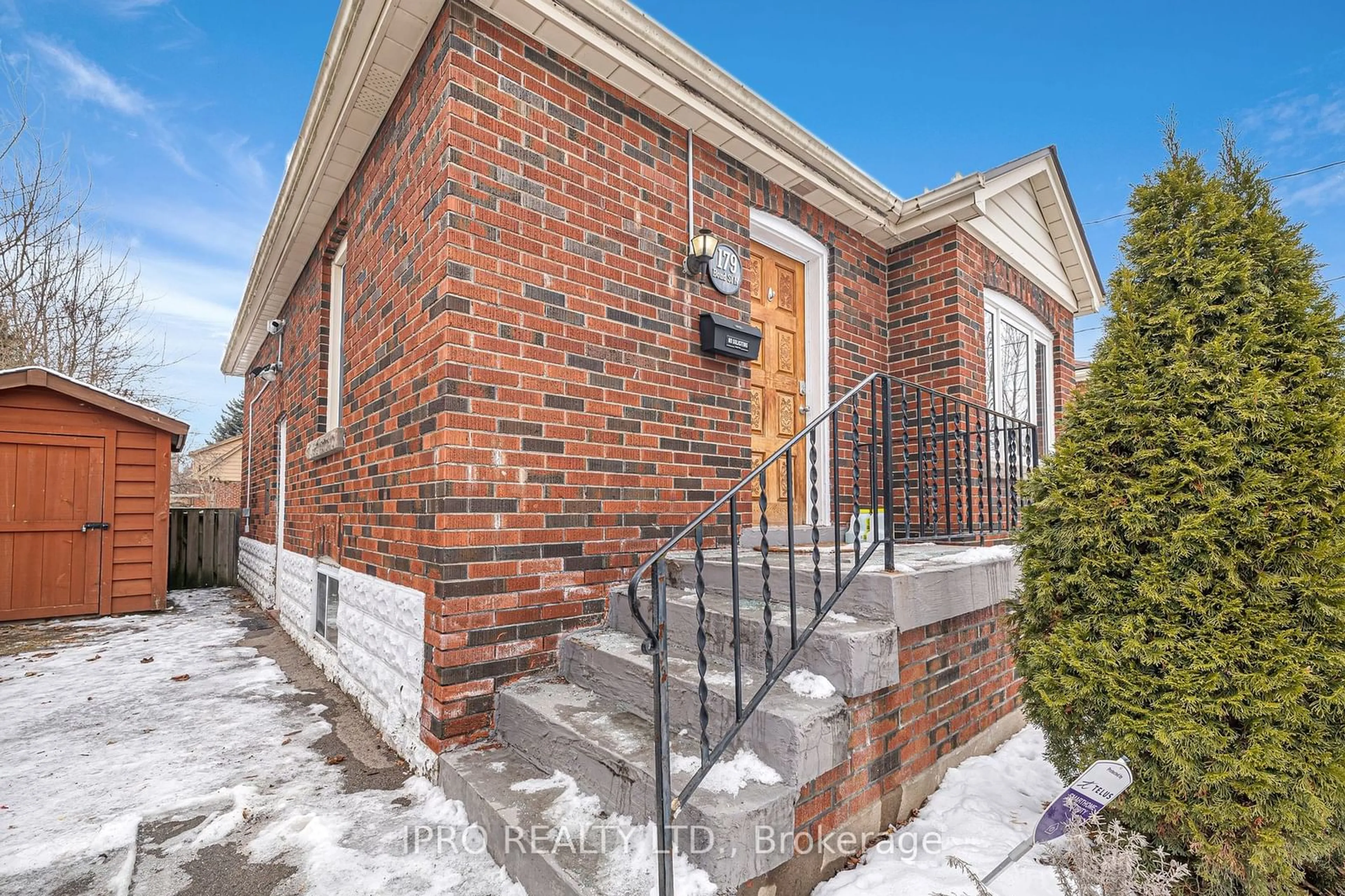 Home with brick exterior material, street for 179 Bond St, Hamilton Ontario L8S 3W7