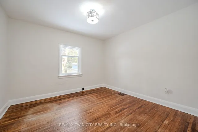 Additional property image - 11 Esson St