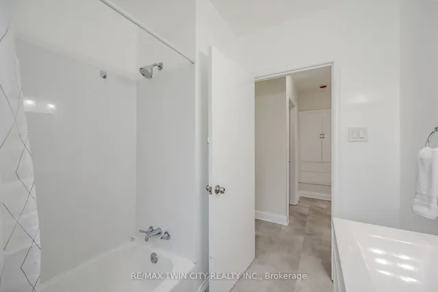 Additional property image - 11 Esson St