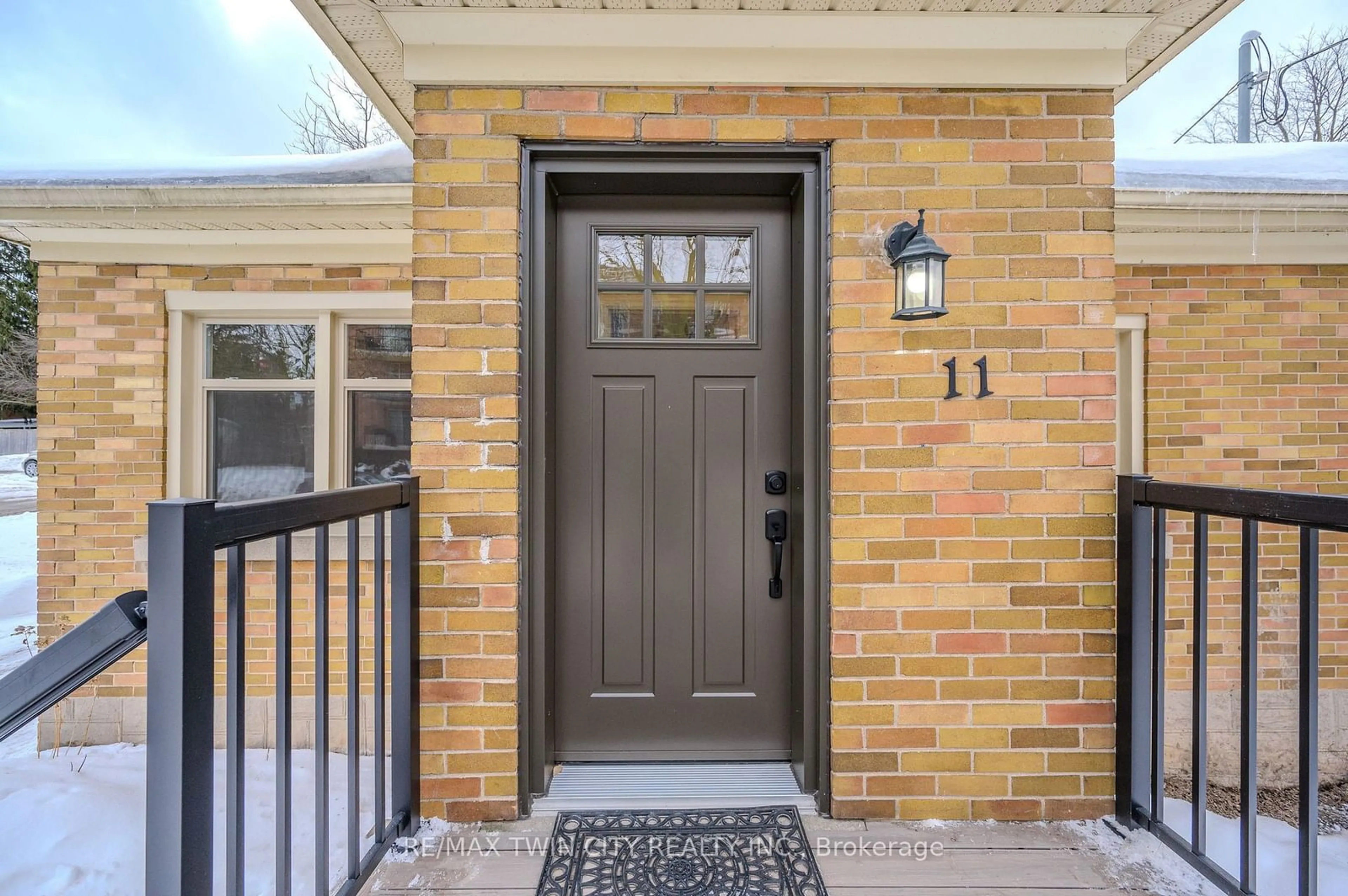 Indoor entryway for 11 Esson St, Kitchener Ontario N2M 2V1