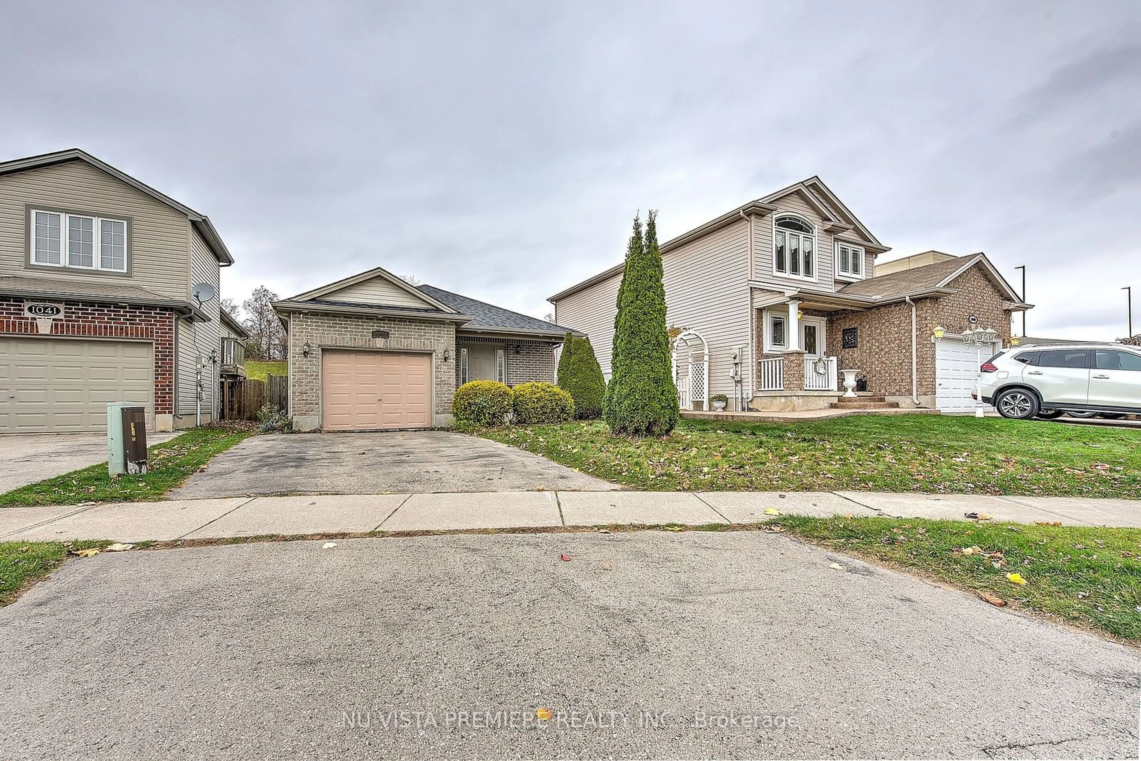 A pic from outside/outdoor area/front of a property/back of a property/a pic from drone, street for 1045 Blythwood Rd, London Ontario N6H 5W2