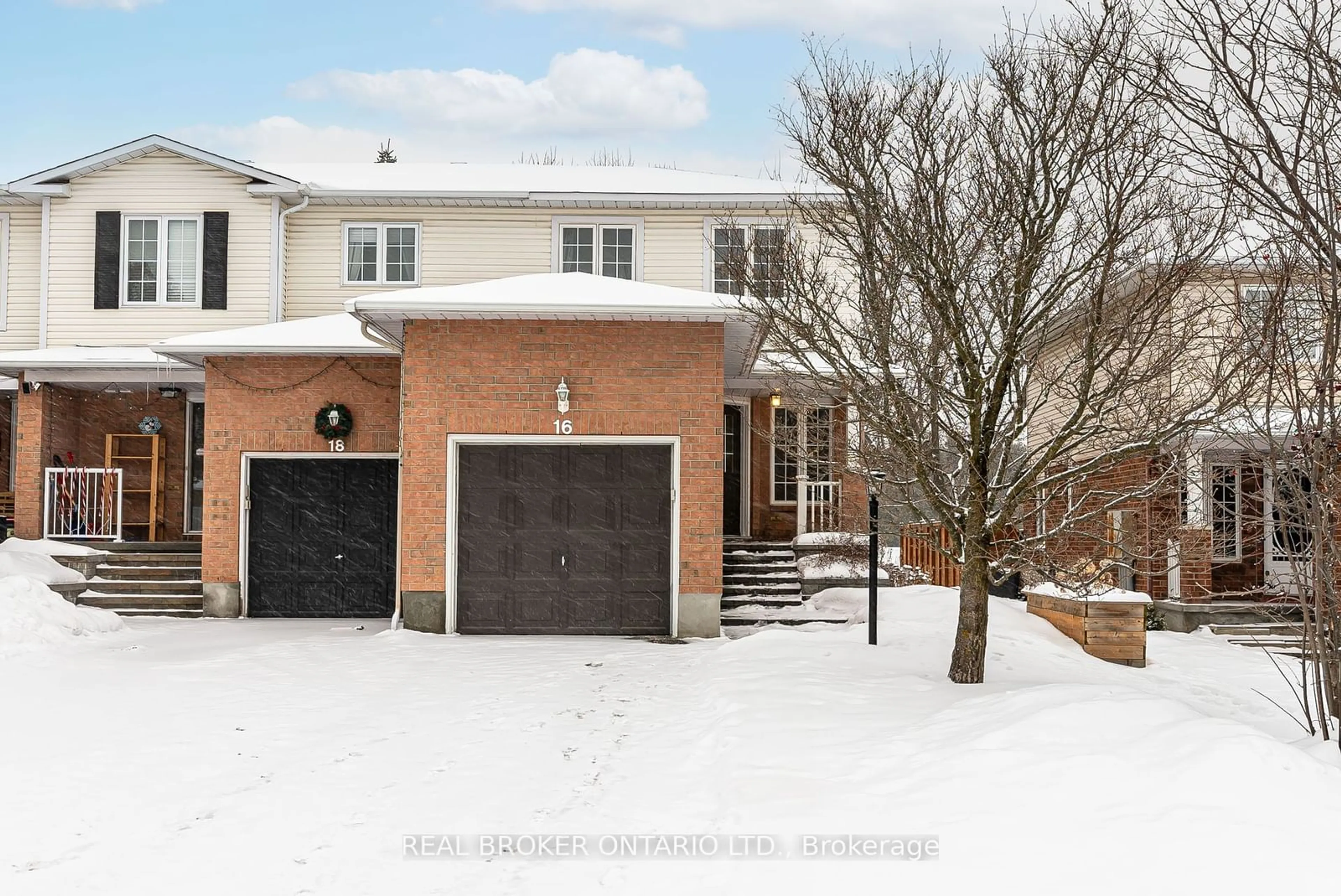 Home with brick exterior material, street for 16 Whalings Circ, Stittsville - Munster - Richmond Ontario K2S 1S4