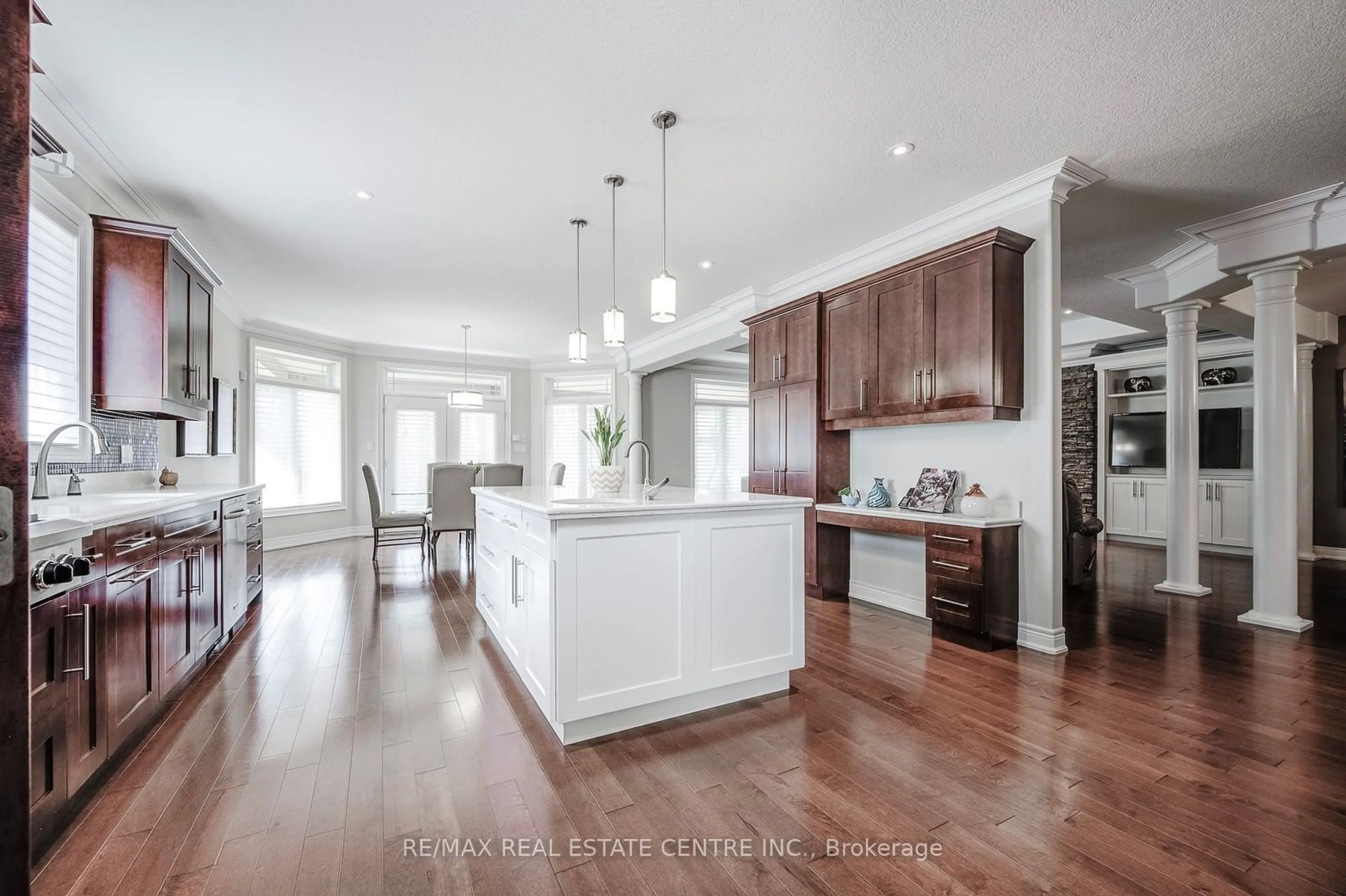 Open concept kitchen, unknown for 4072 Highland Park Dr, Lincoln Ontario L0R 1B7