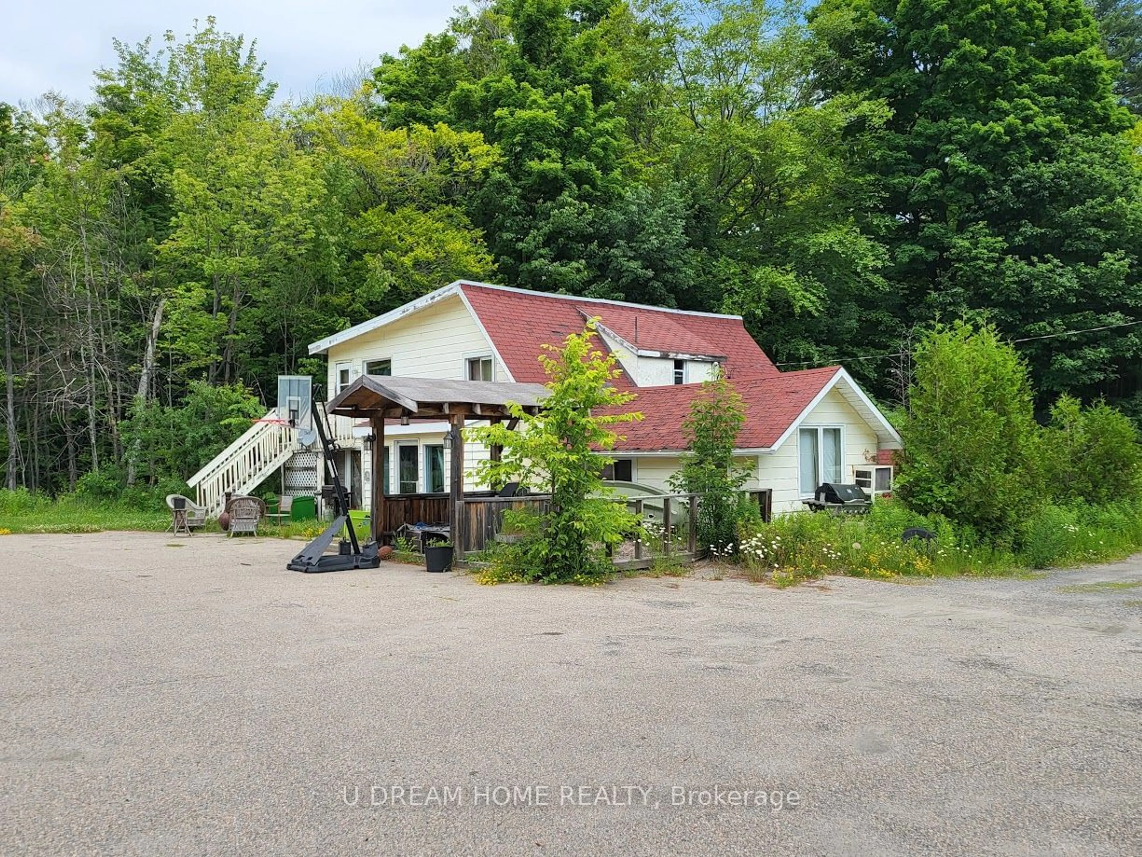 A pic from outside/outdoor area/front of a property/back of a property/a pic from drone, building for 2874 Muskoka 169 Rd, Muskoka Lakes Ontario P0C 1A0