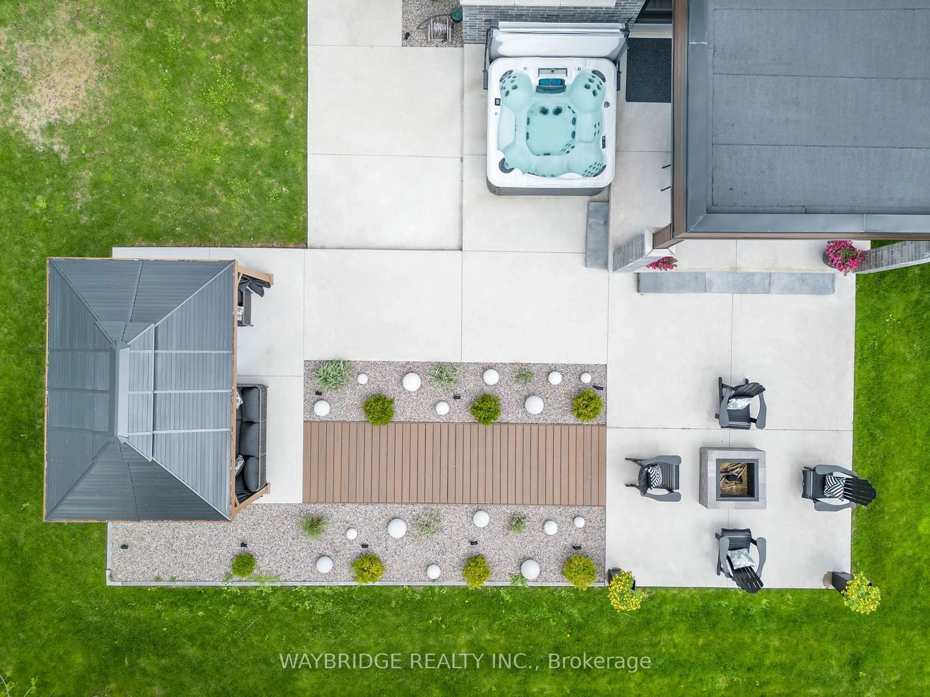 A pic from outside/outdoor area/front of a property/back of a property/a pic from drone, city buildings view from balcony for 536 LEIMERK Crt, Manotick - Kars - Rideau Twp and Area Ontario K4M 0B2