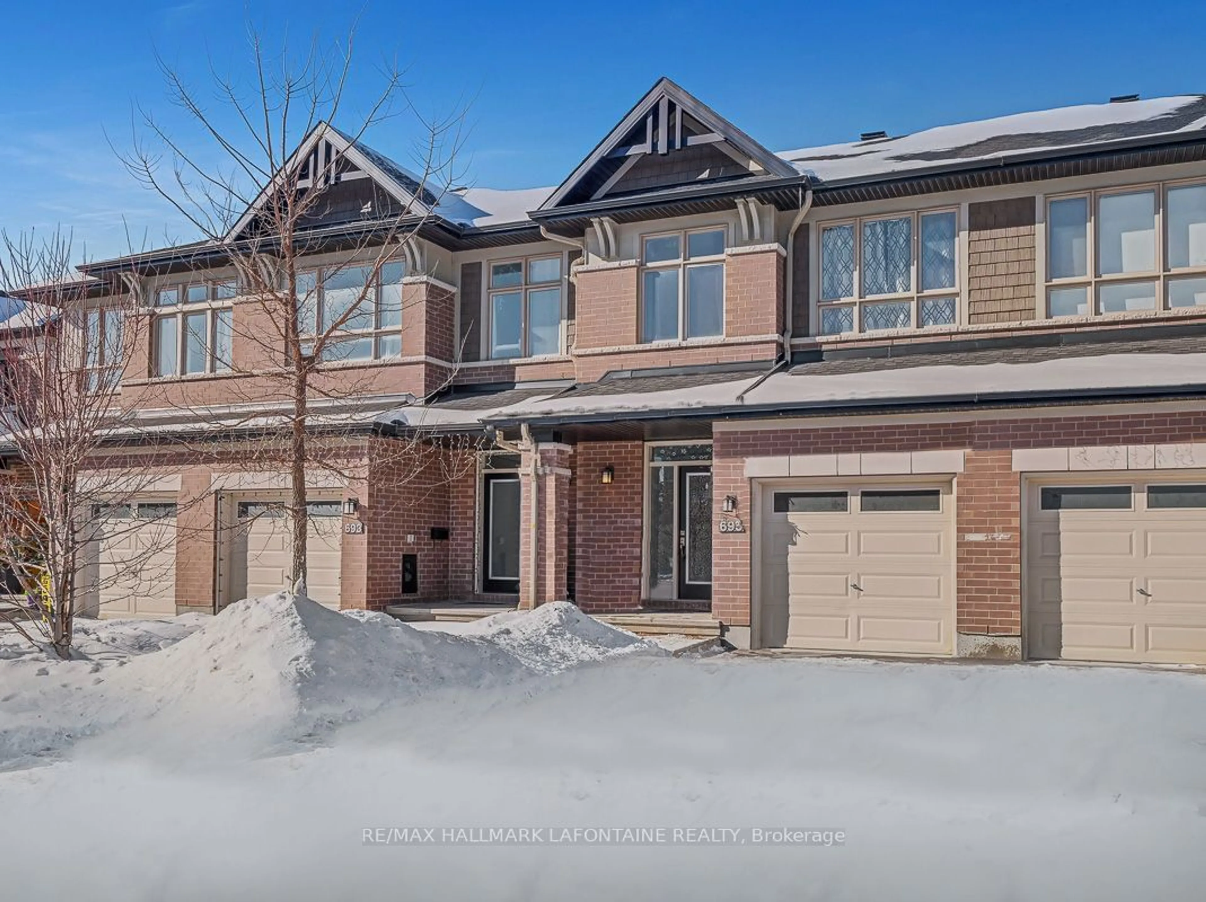 Home with brick exterior material, street for 695 Putney Cres, Stittsville - Munster - Richmond Ontario K2S 2N9