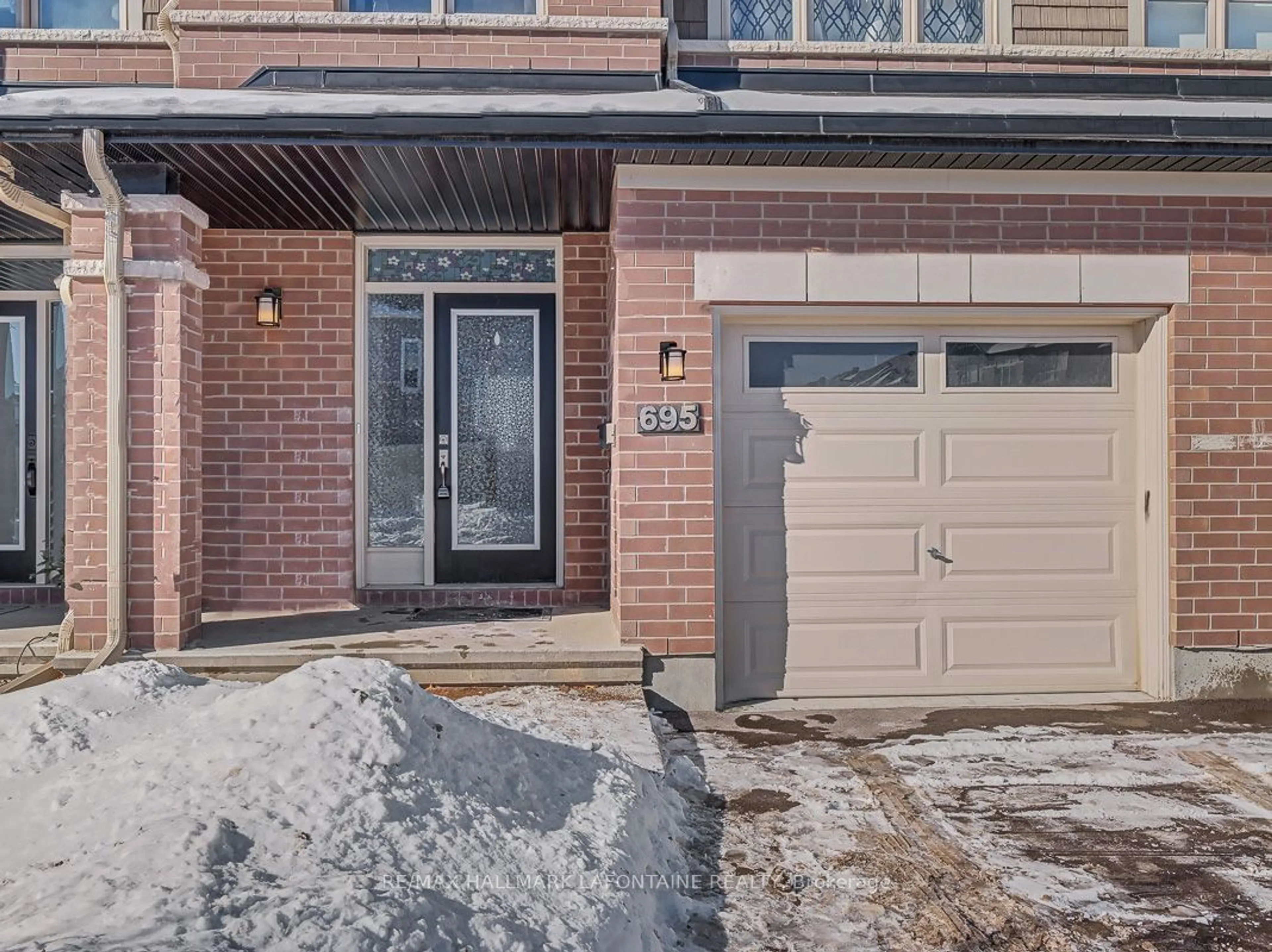 Home with brick exterior material, street for 695 Putney Cres, Stittsville - Munster - Richmond Ontario K2S 2N9