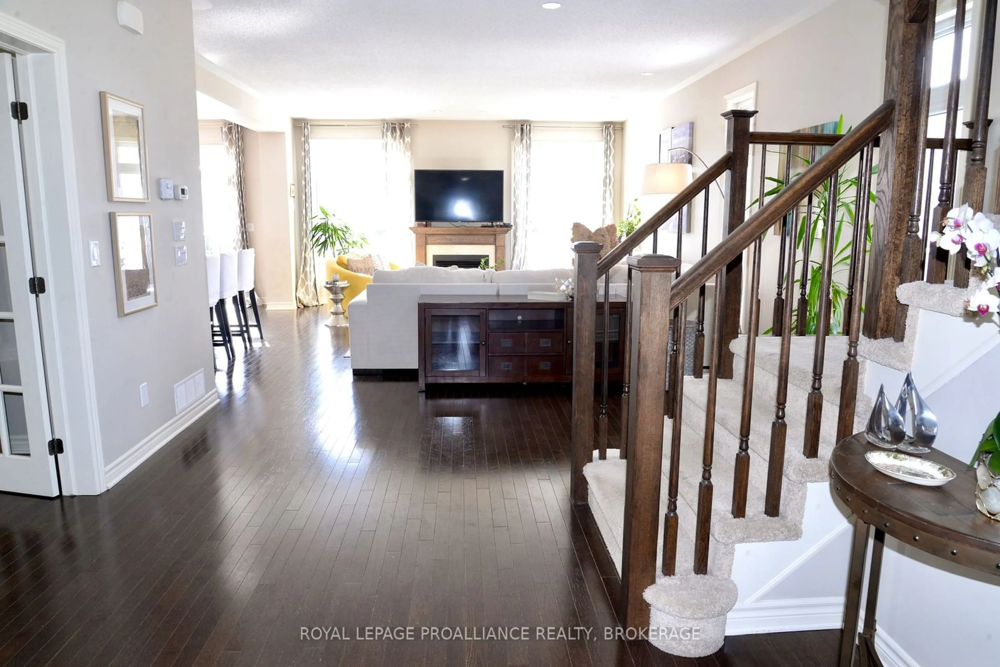 Indoor entryway for 1217 Greenwood Park Dr, Kingston Ontario K7K 0E1