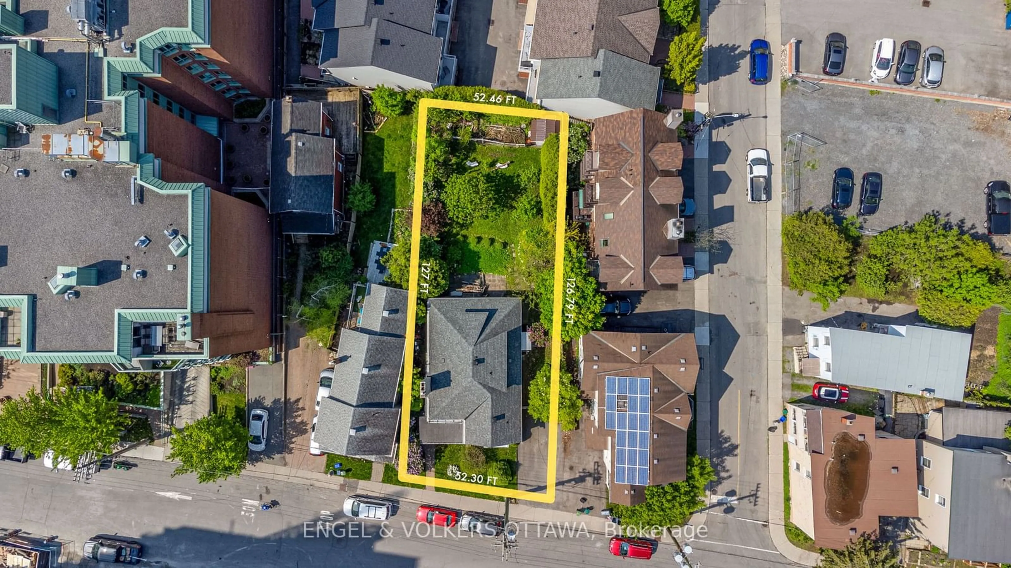 A pic from outside/outdoor area/front of a property/back of a property/a pic from drone, street for 522 CAMBRIDGE St, Dows Lake - Civic Hospital and Area Ontario K1S 4J3