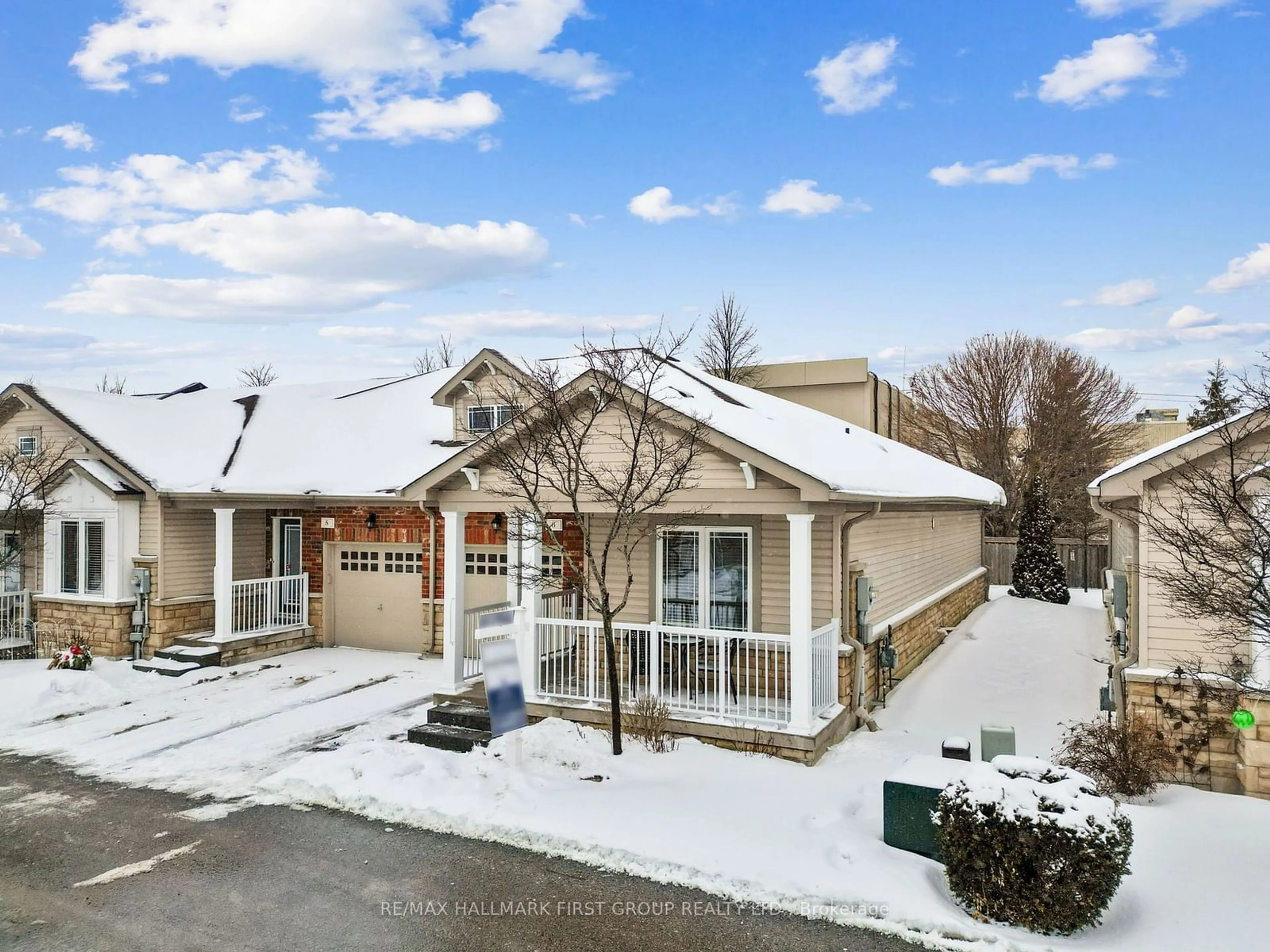 A pic from outside/outdoor area/front of a property/back of a property/a pic from drone, street for 740 Carlisle St #Unit 6, Cobourg Ontario K9A 0G2