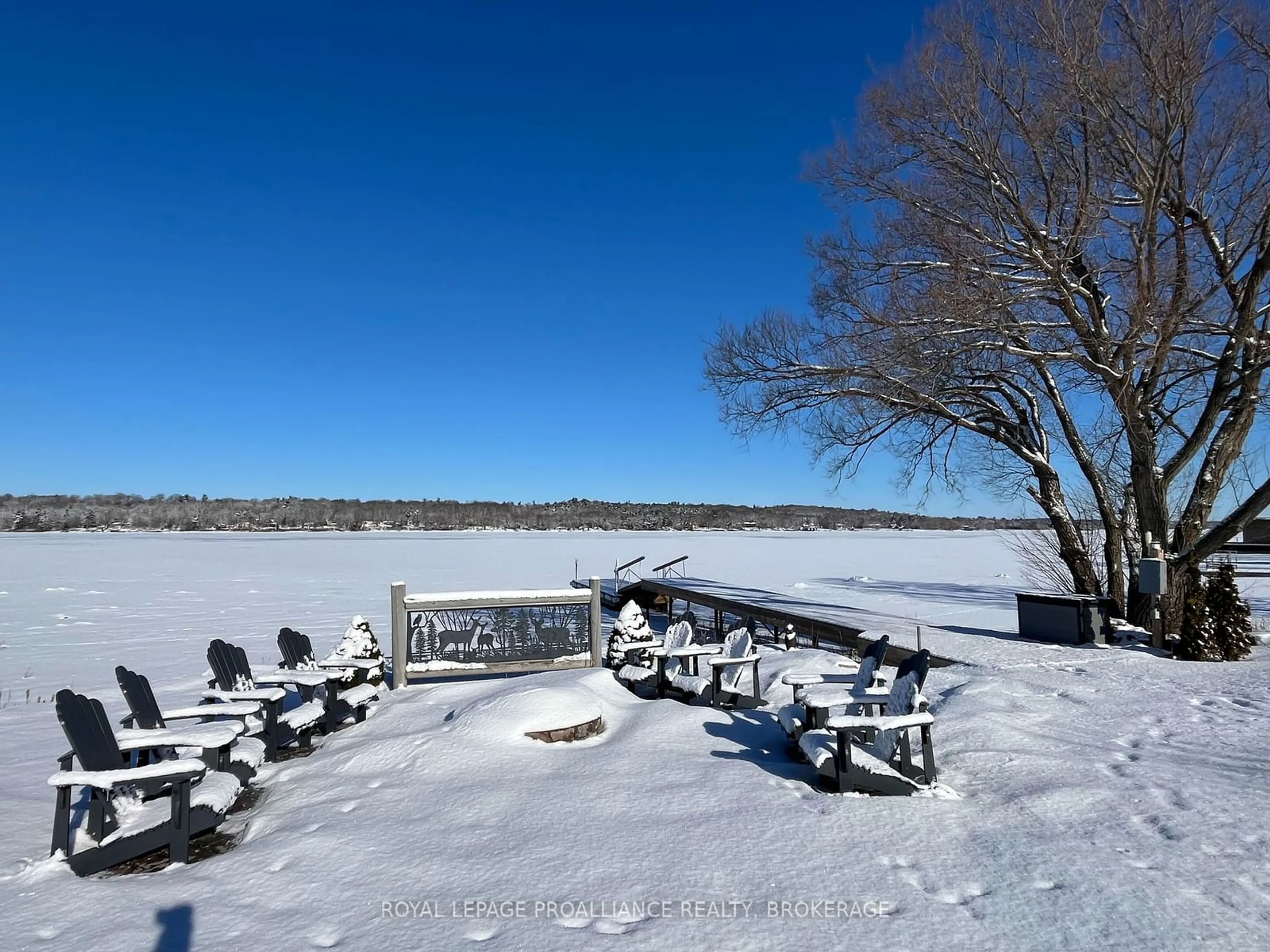 A pic from outside/outdoor area/front of a property/back of a property/a pic from drone, water/lake/river/ocean view for 326 Spithead Rd, Frontenac Islands Ontario K7G 2V6