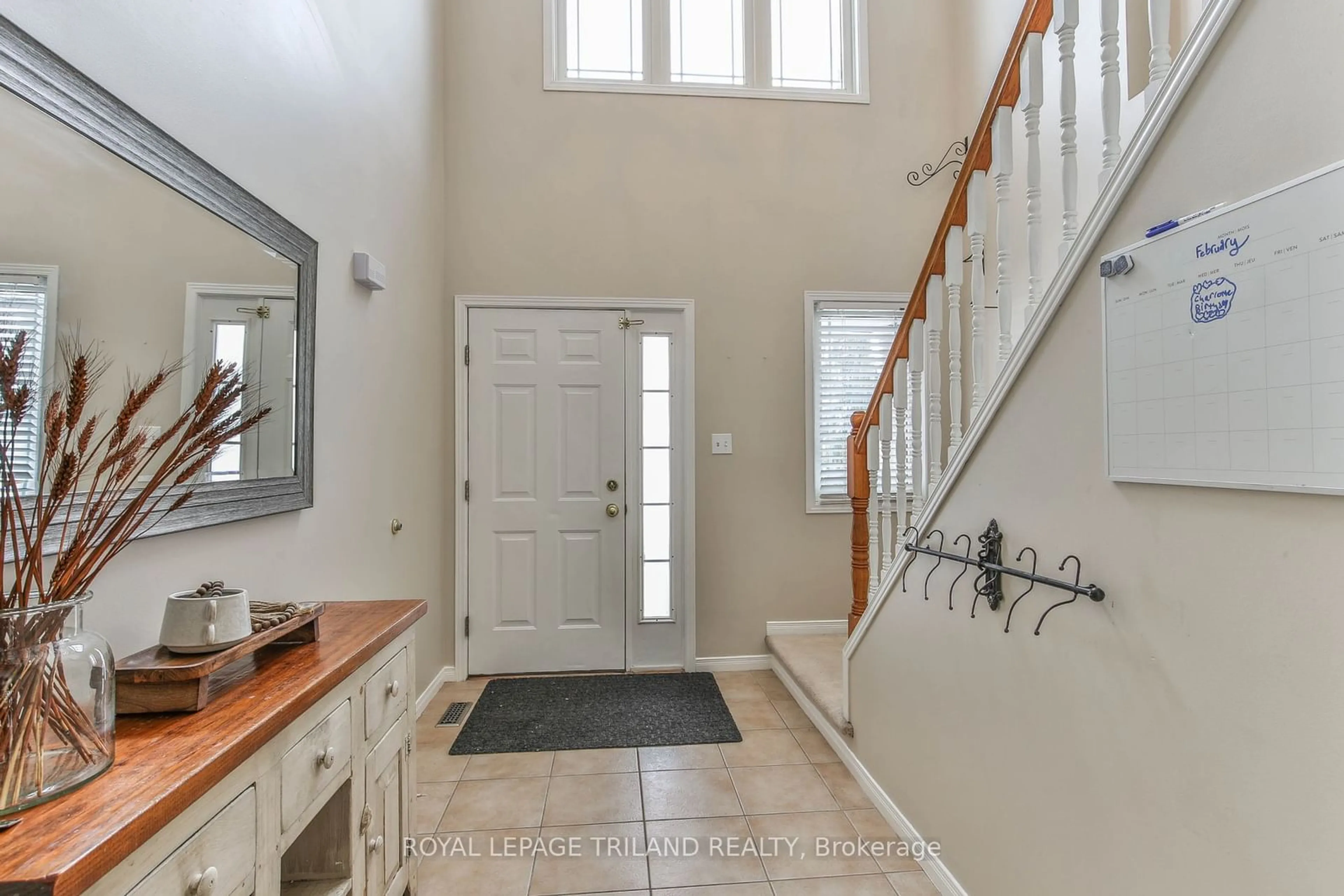 Indoor entryway for 1164 Darnley Blvd, London Ontario N6M 1J4